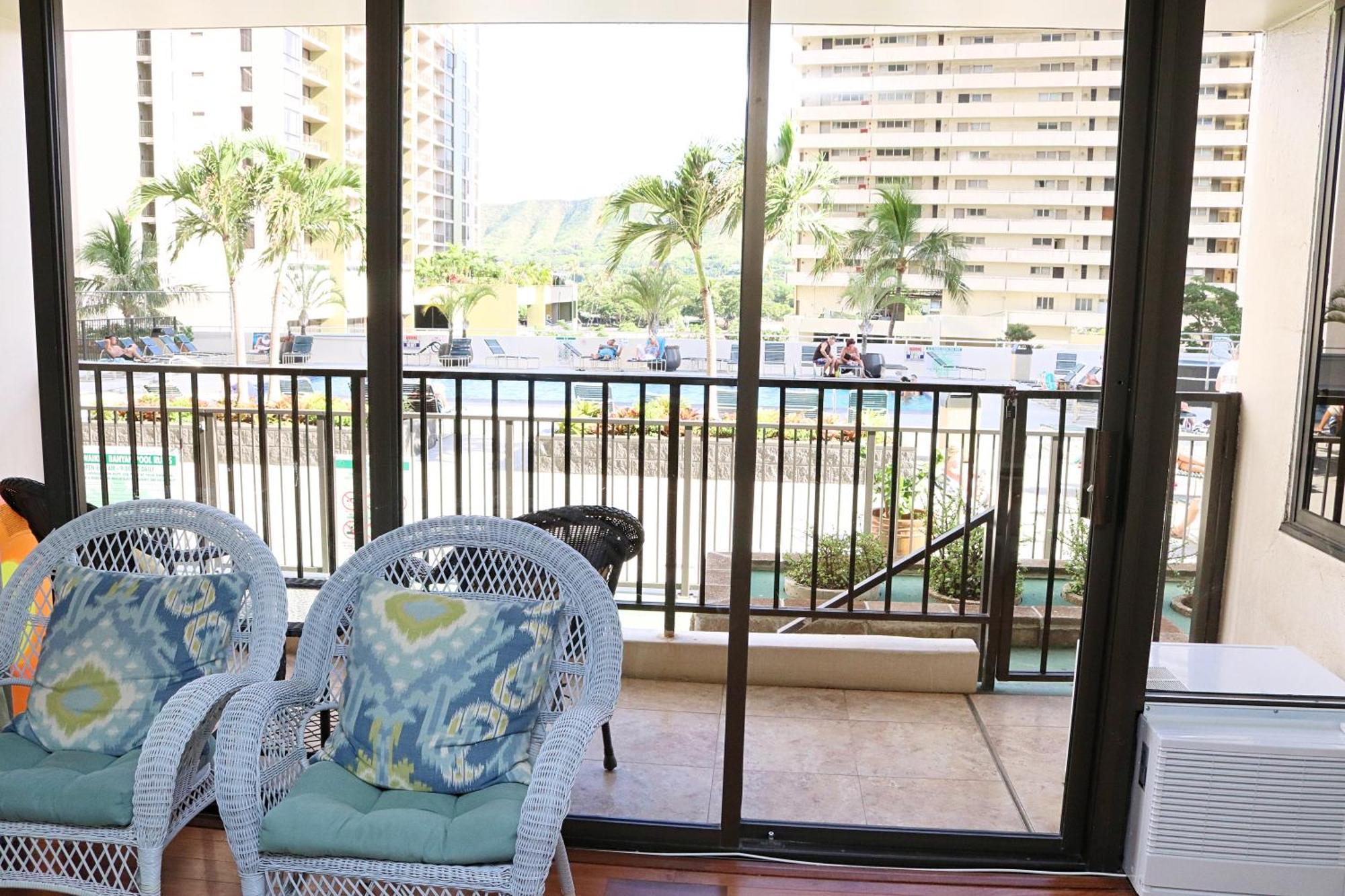 Waikiki 1 Bedroom W/ A/c!