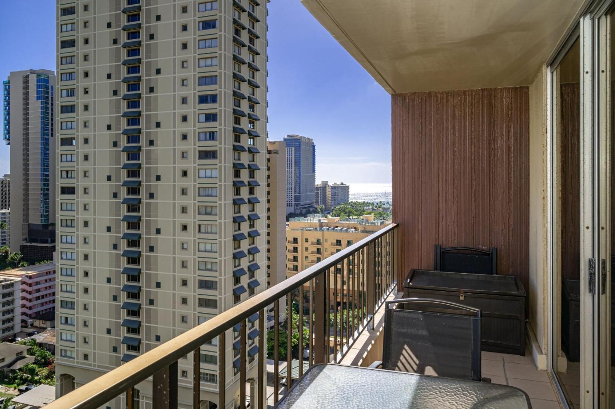 Apartment Oahu Royal Garden At Waikiki 2010 Honolulu