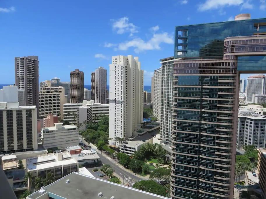 Apartment 30th Fl King Bed View