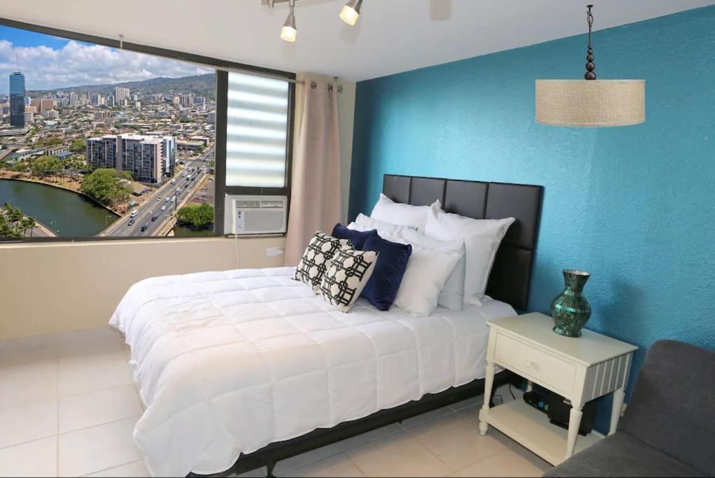 30th Fl King Bed View * Honolulu
