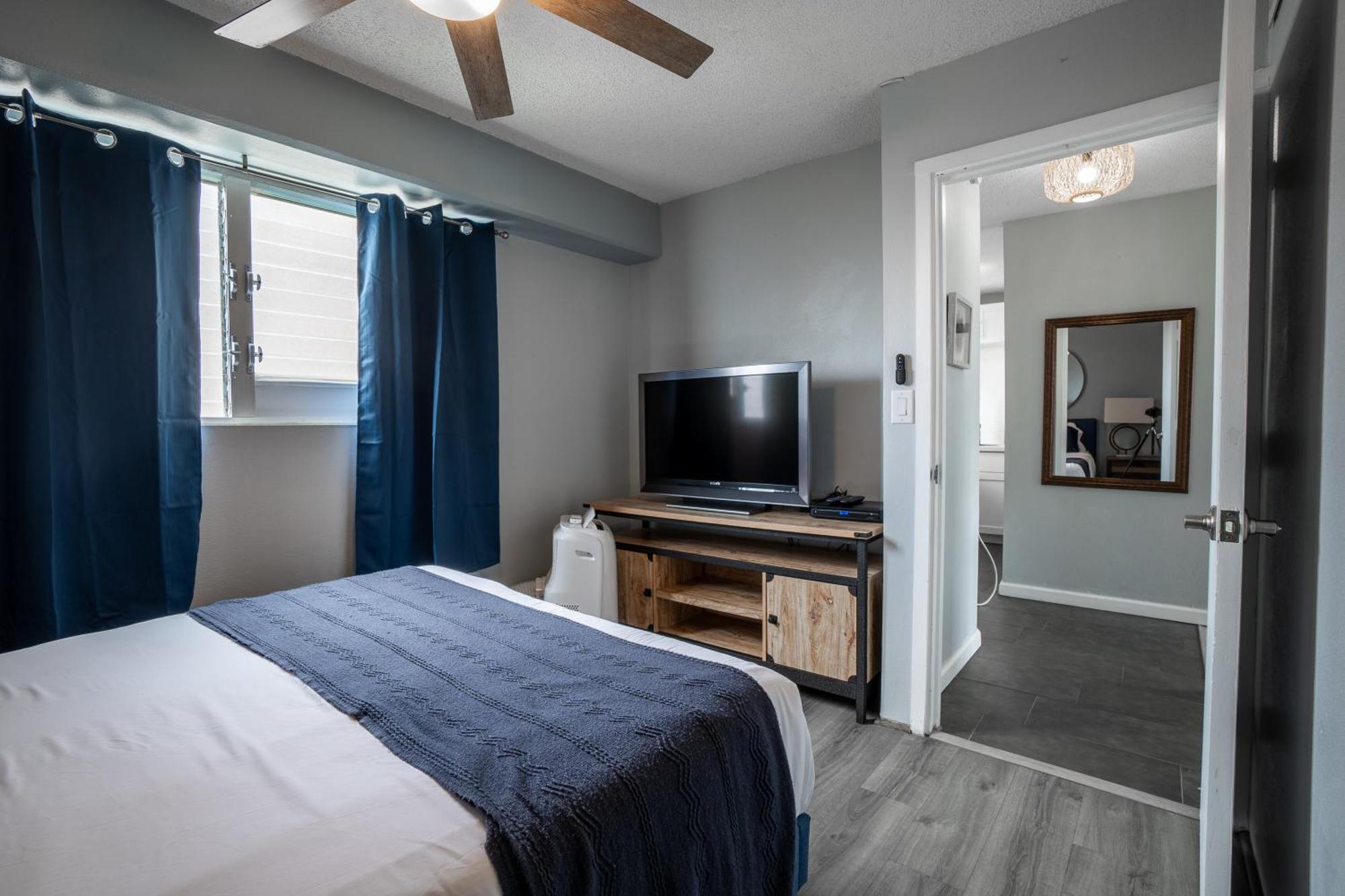 2 Bedroom Waikiki Sleeps 6 Free Parking Apartment