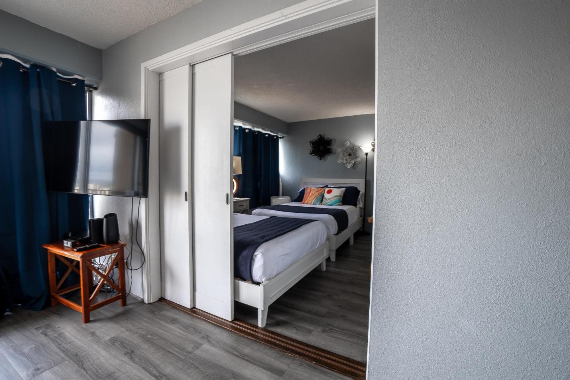 2 Bedroom Waikiki Sleeps 6 Free Parking Honolulu