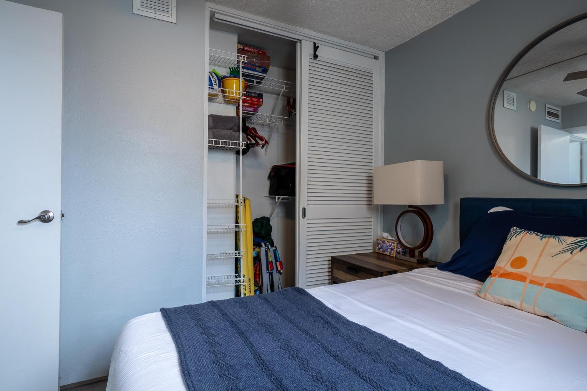 Apartment 2 Bedroom Waikiki Sleeps 6 Free Parking *