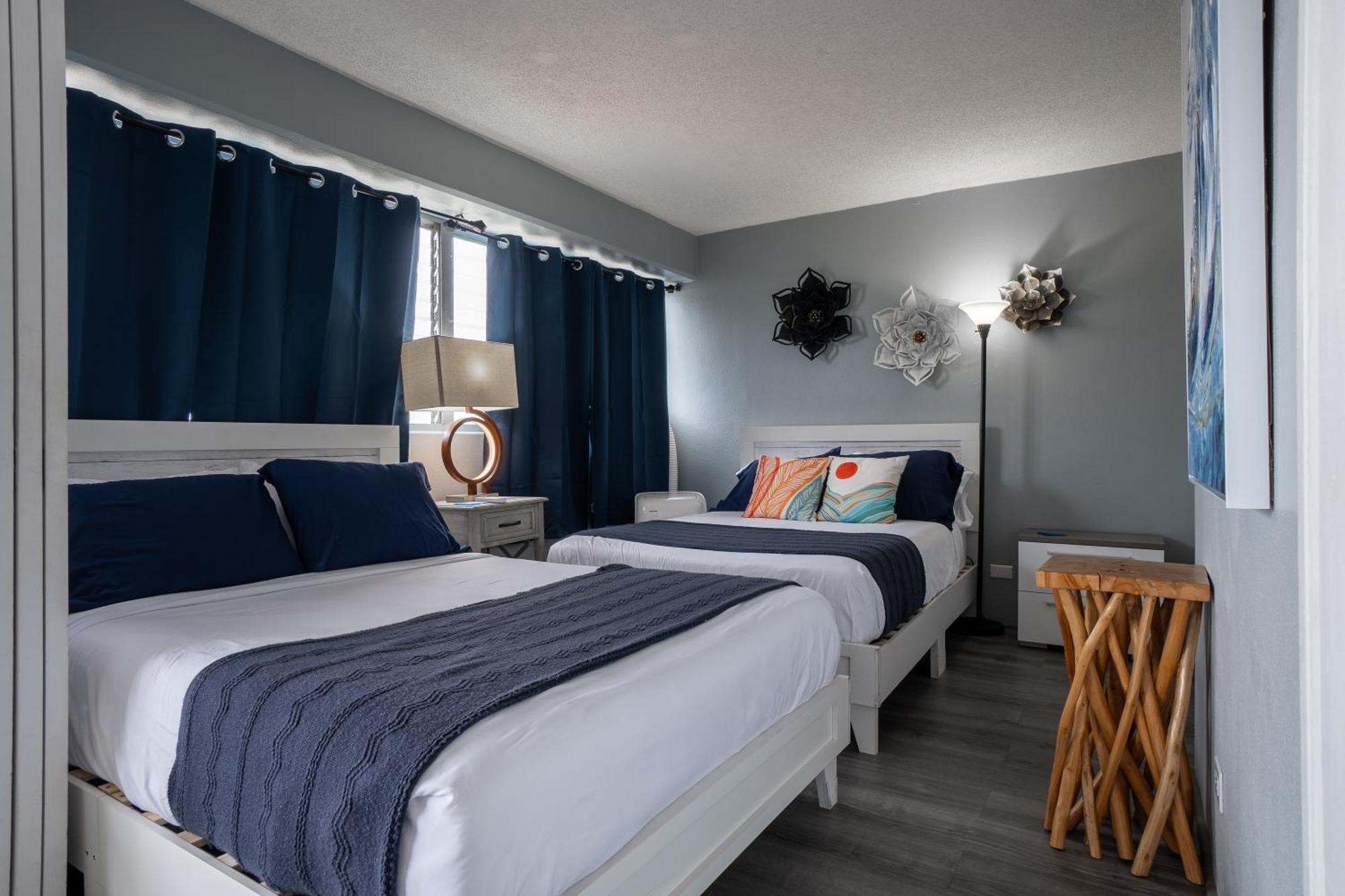 2 Bedroom Waikiki Sleeps 6 Free Parking Apartment
