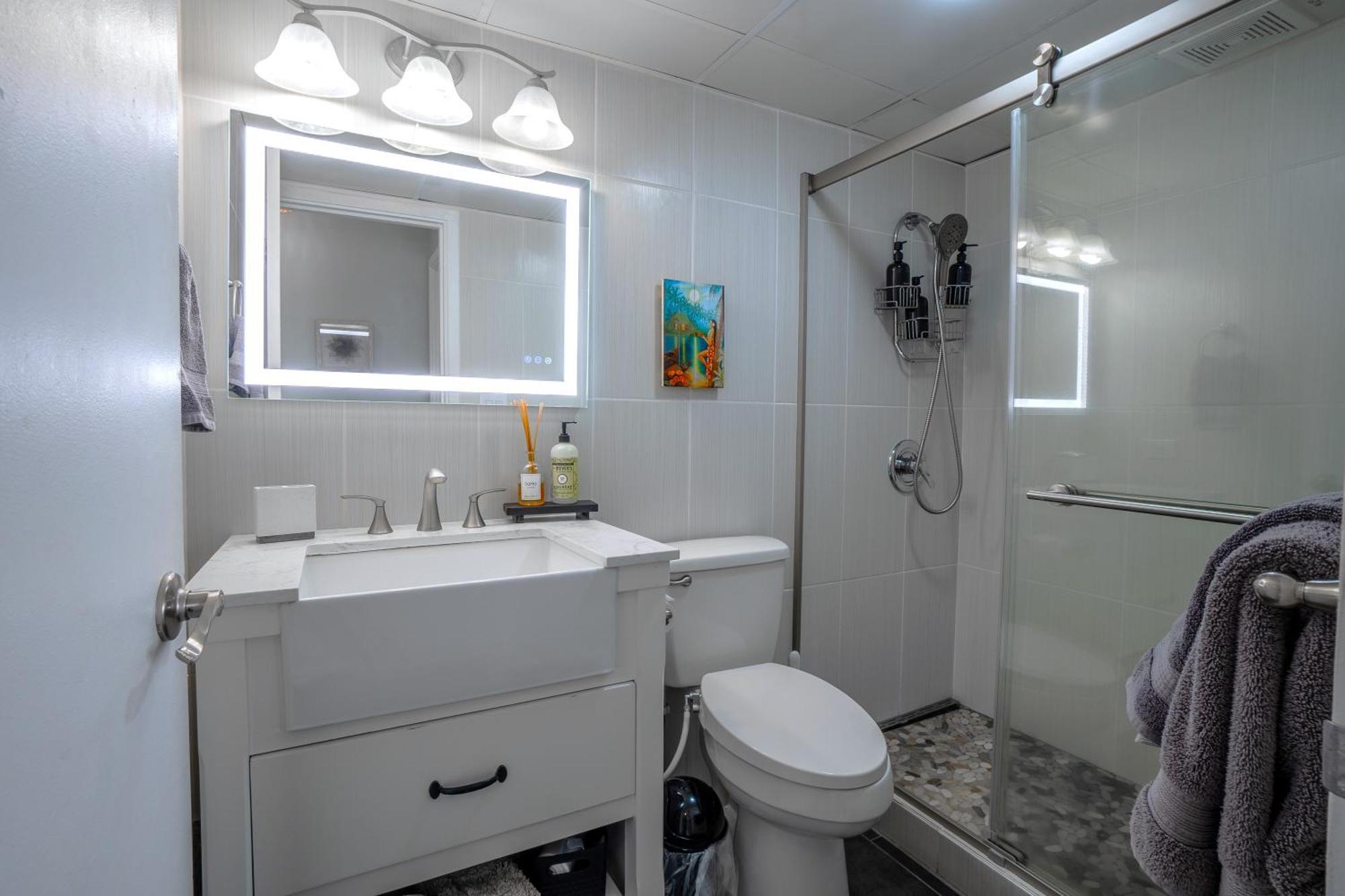 2 Bedroom Waikiki Sleeps 6 Free Parking