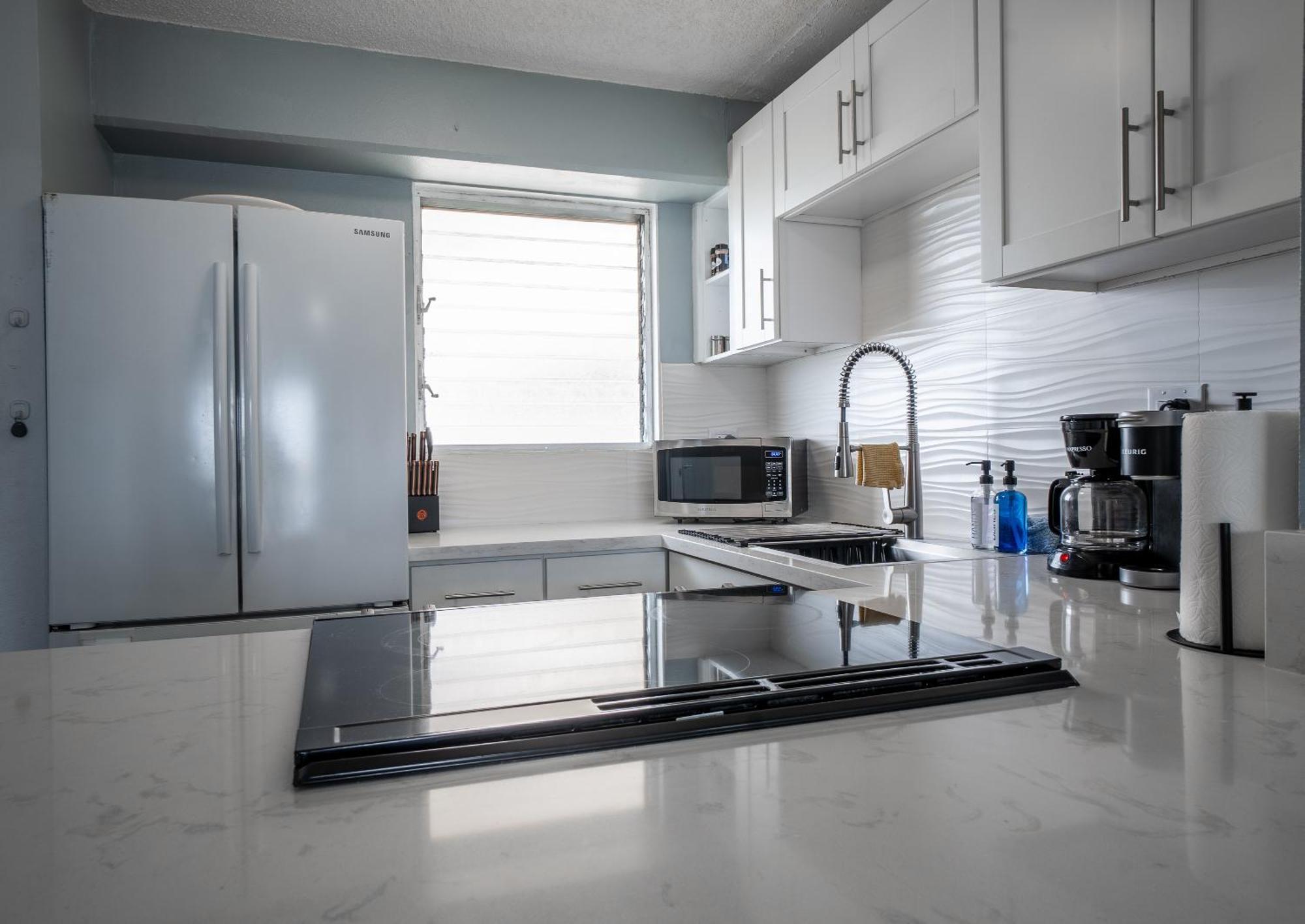 2 Bedroom Waikiki Sleeps 6 Free Parking *