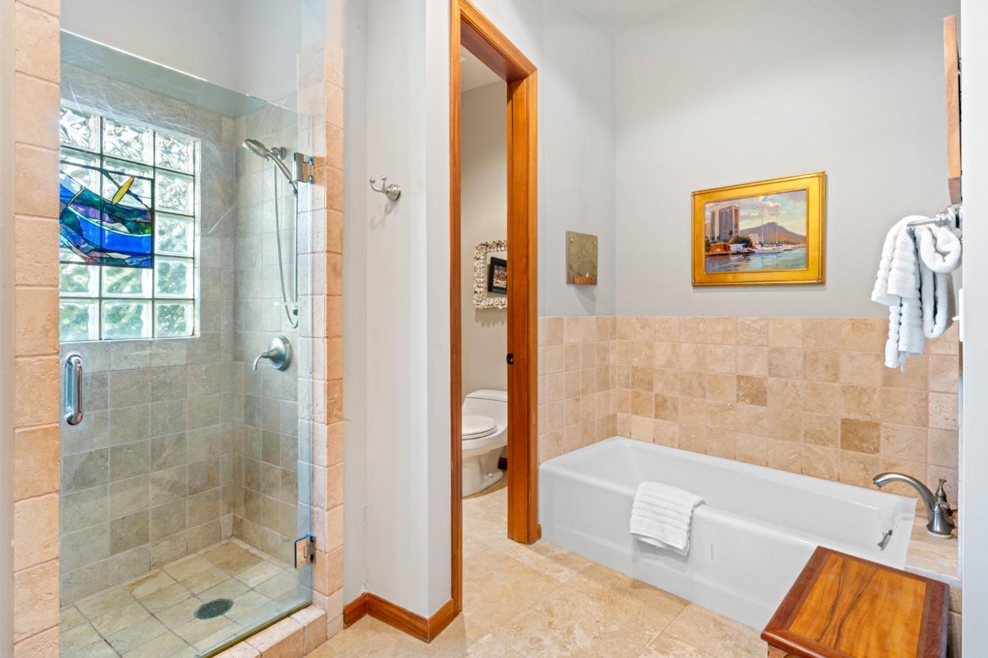 Luana Waikiki & Hotel 4*