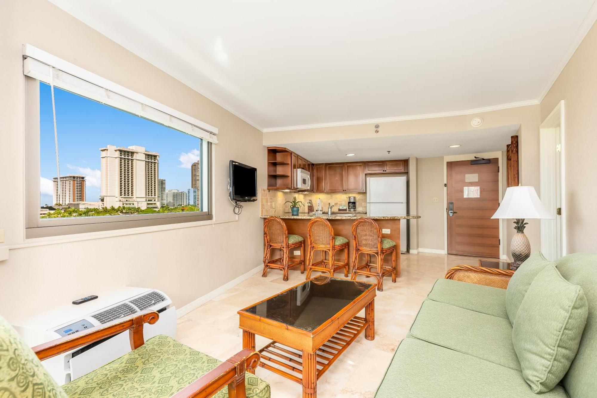 Hotel Luana Waikiki &