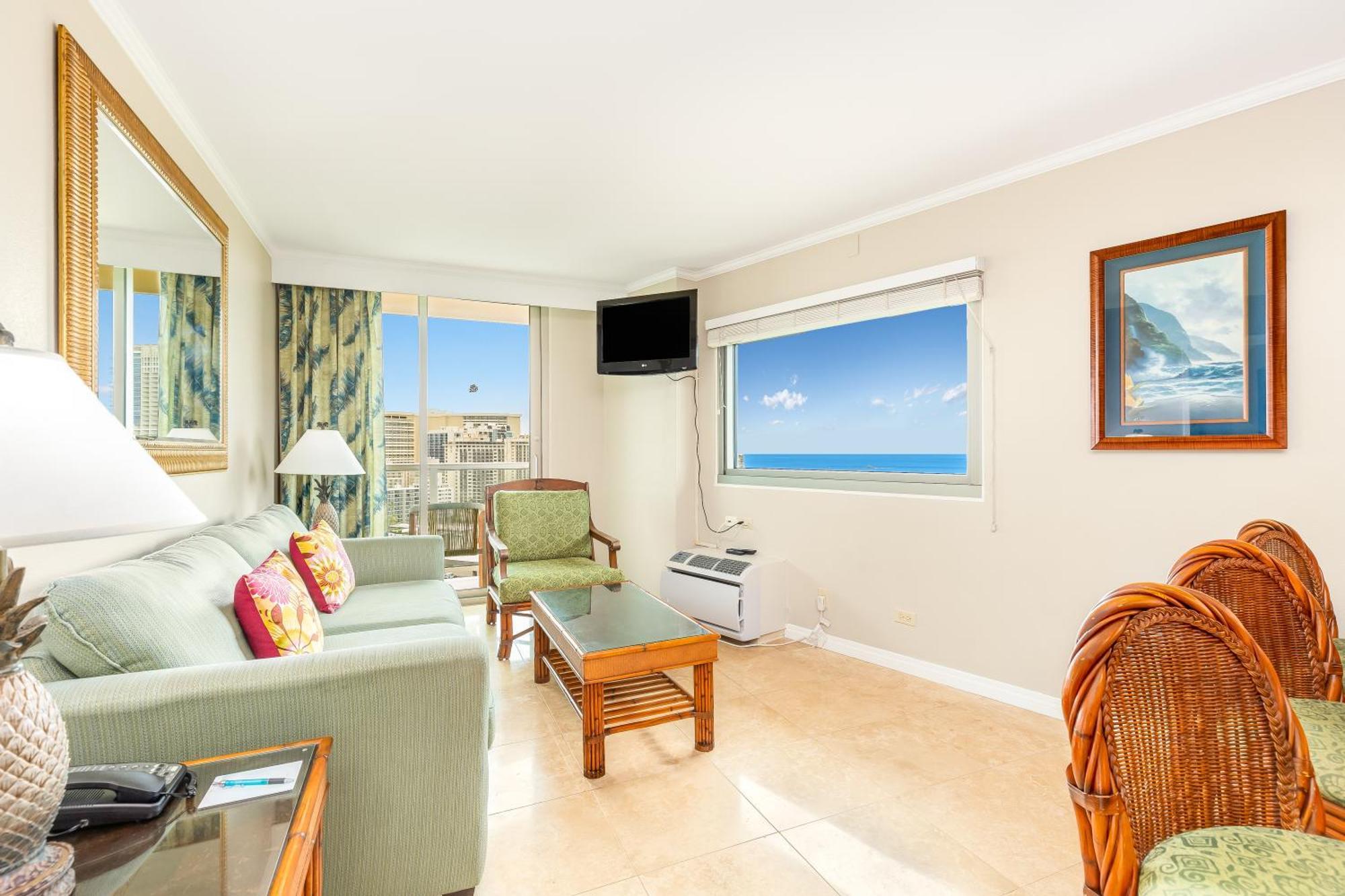 Hotel Luana Waikiki & Honolulu