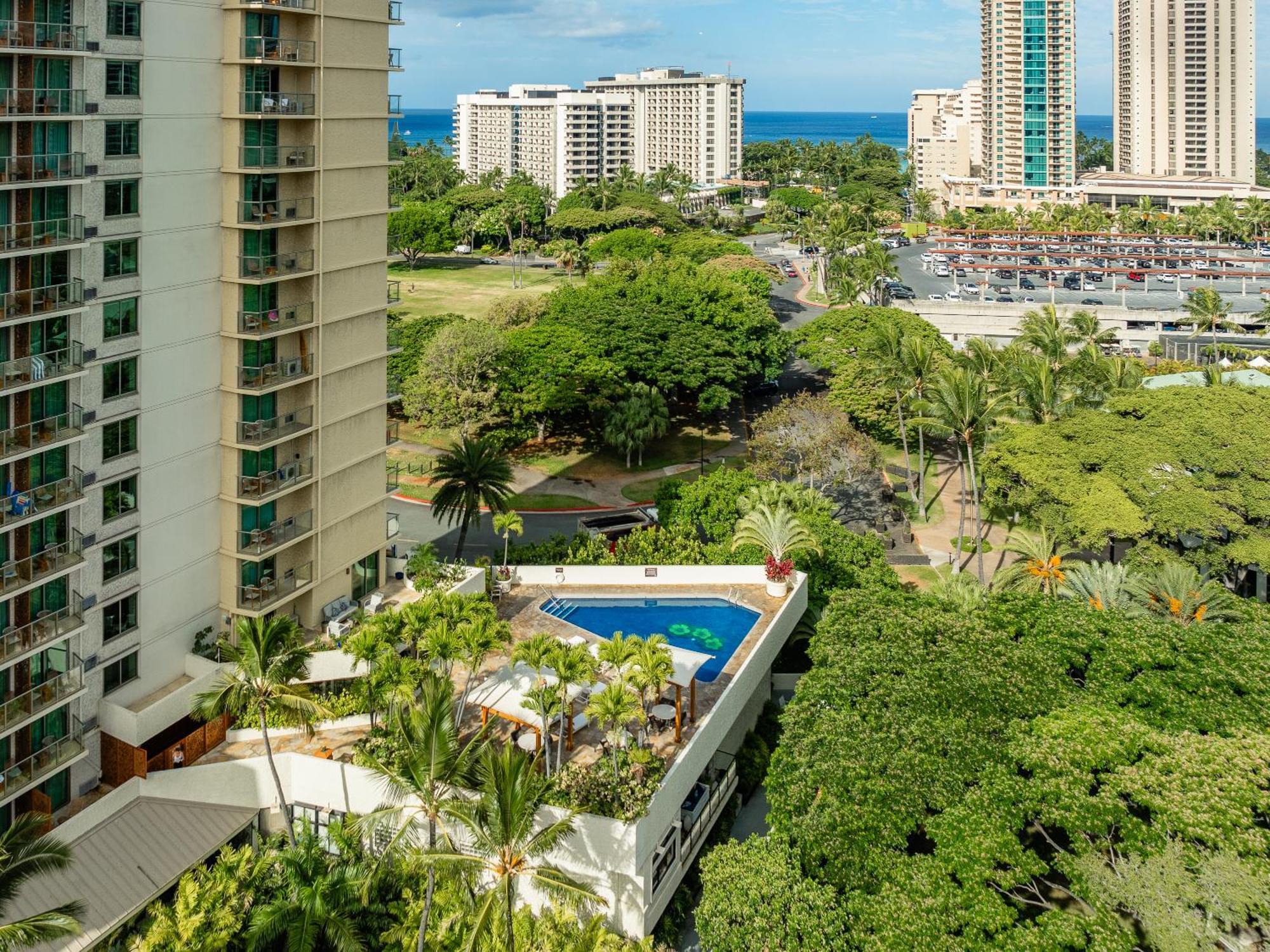 Luana Waikiki & Honolulu