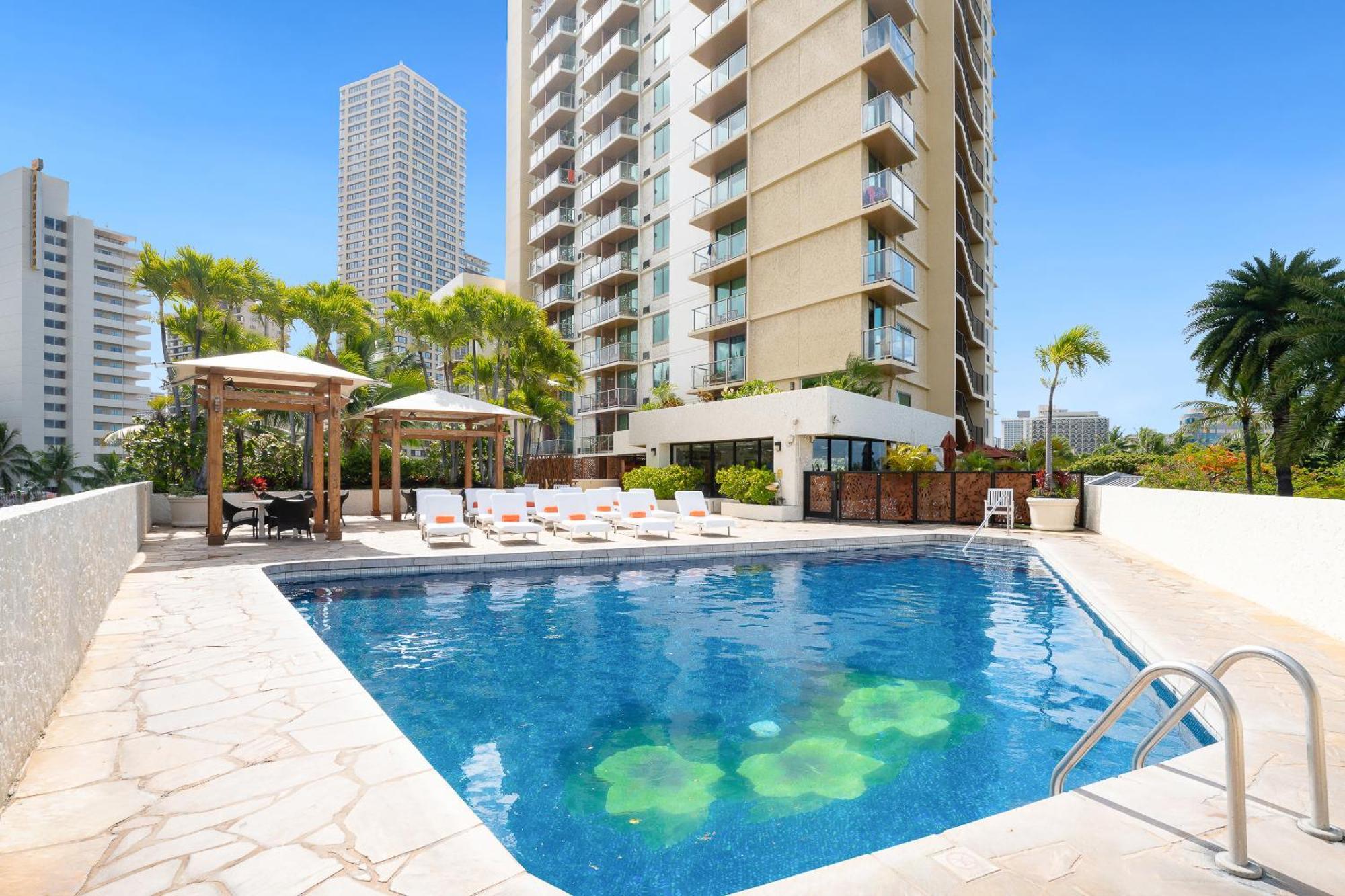Hotel Luana Waikiki & Honolulu
