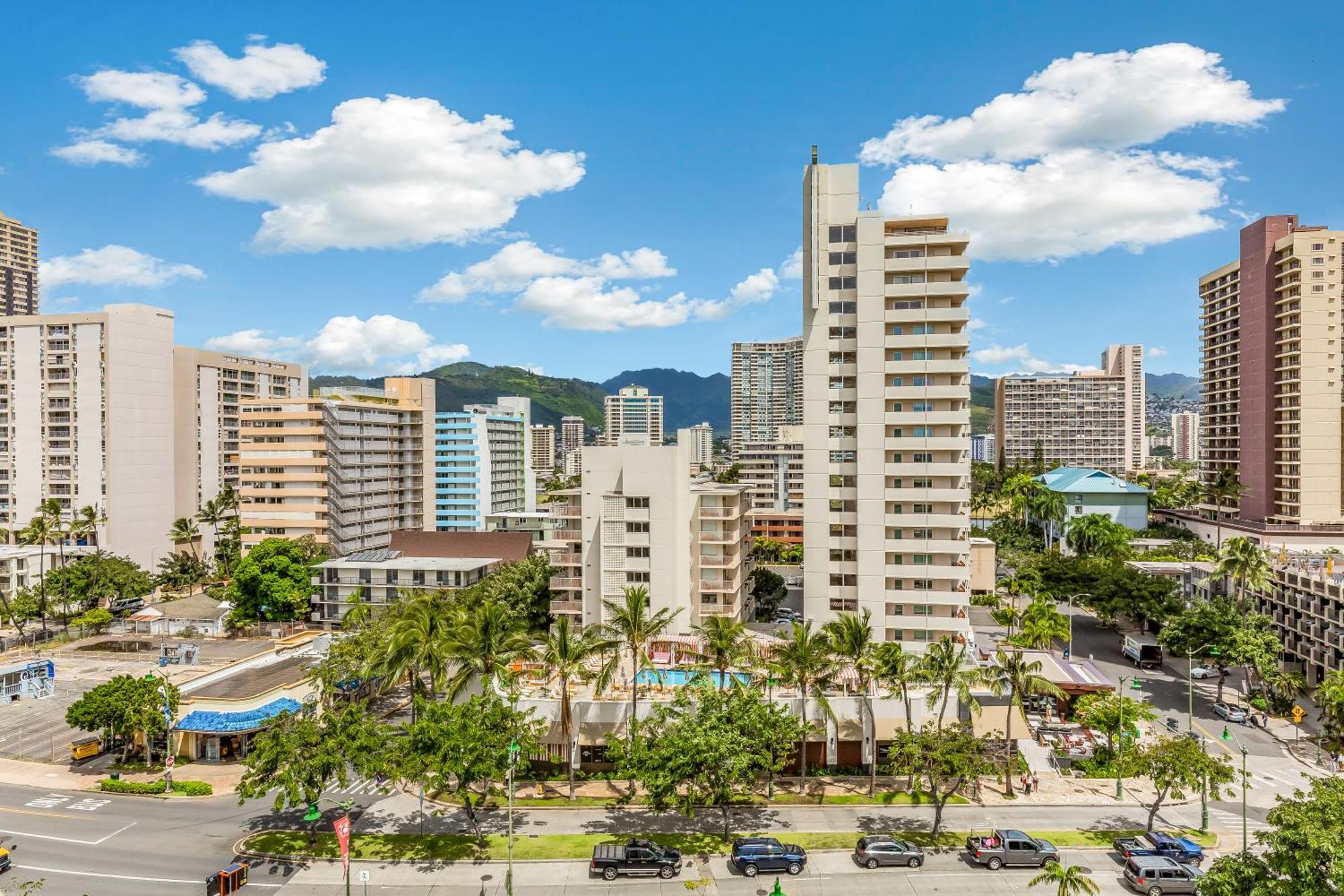 Hotel Luana Waikiki &