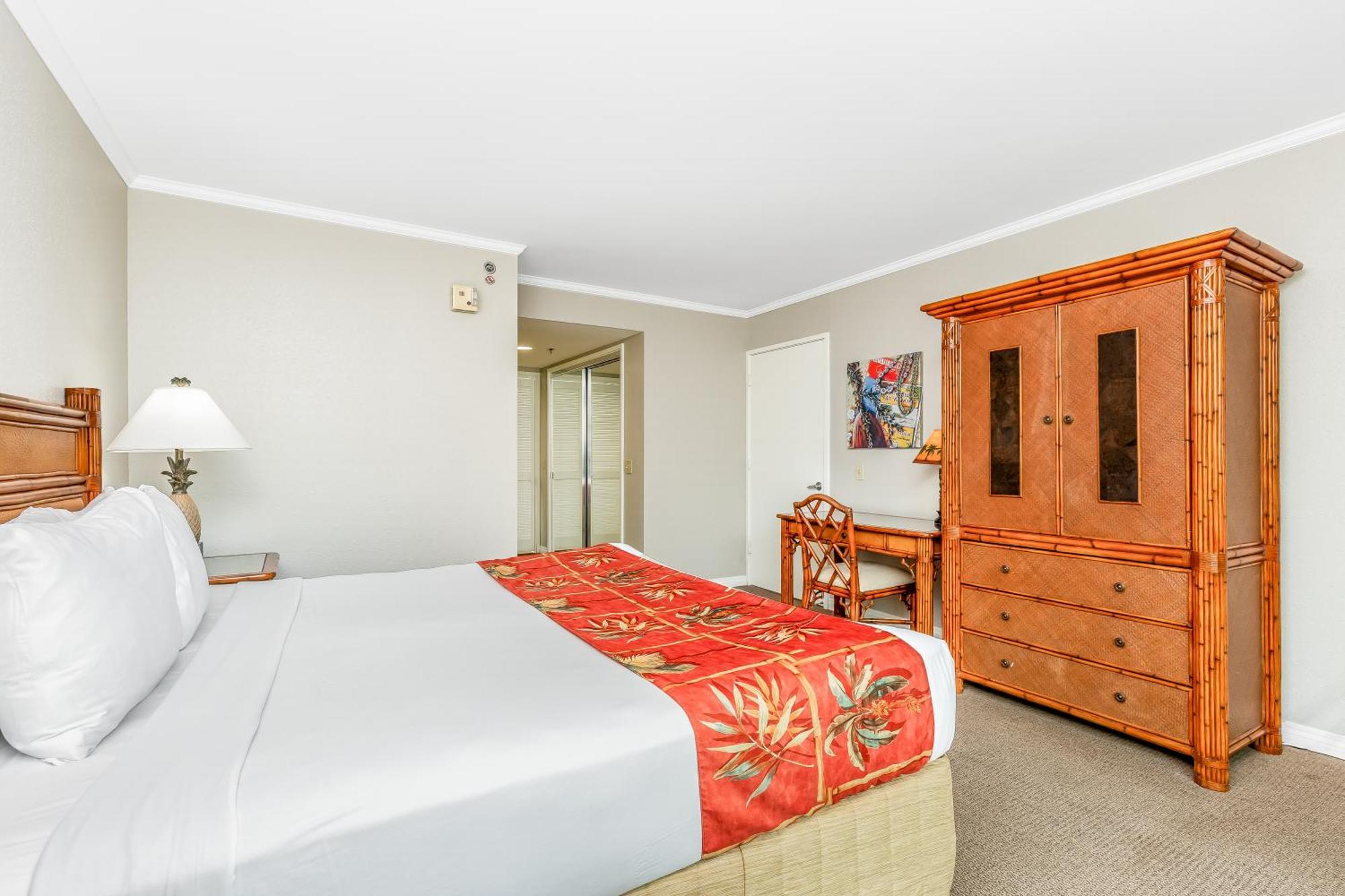 Luana Waikiki & 4*