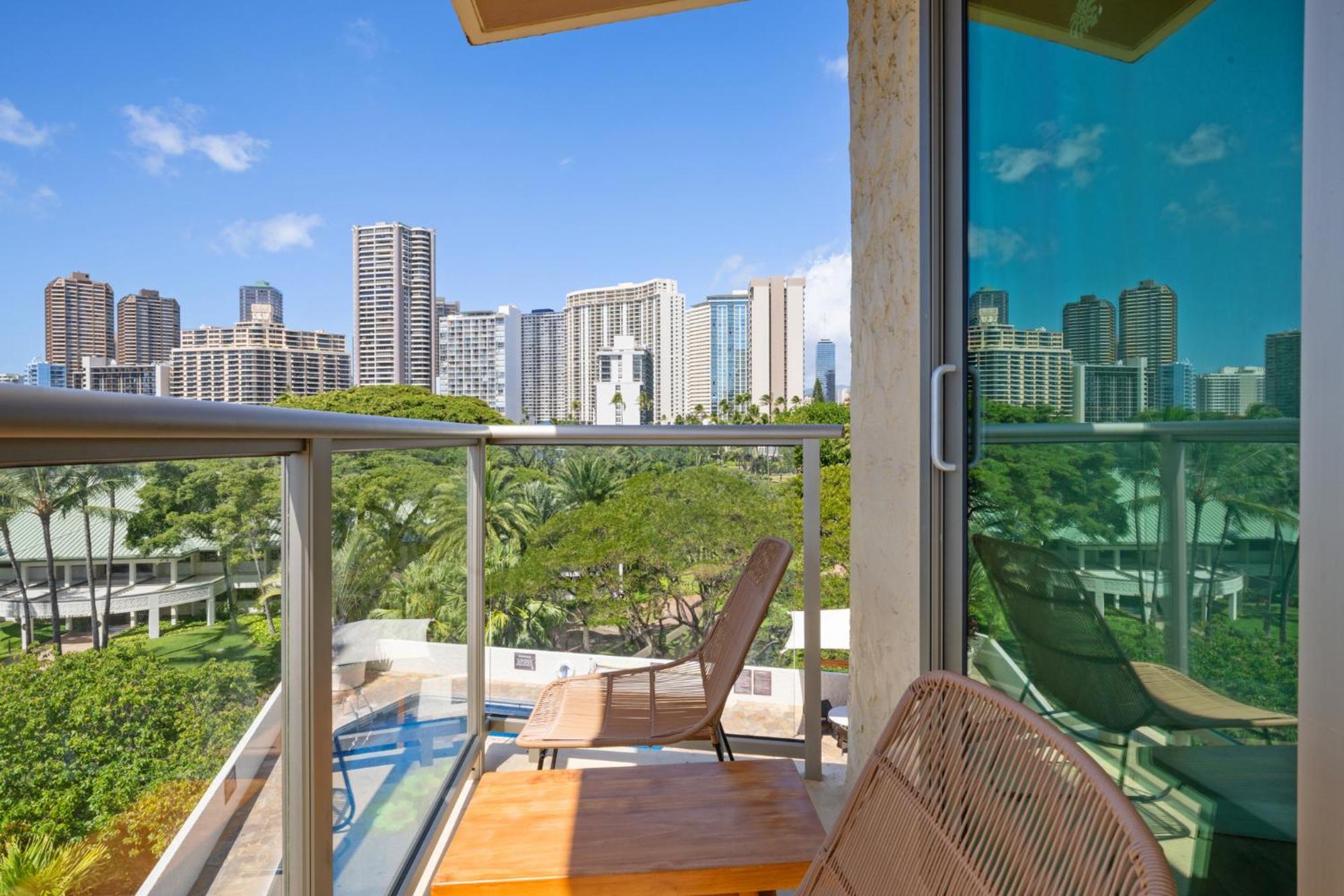 Hotel Luana Waikiki &