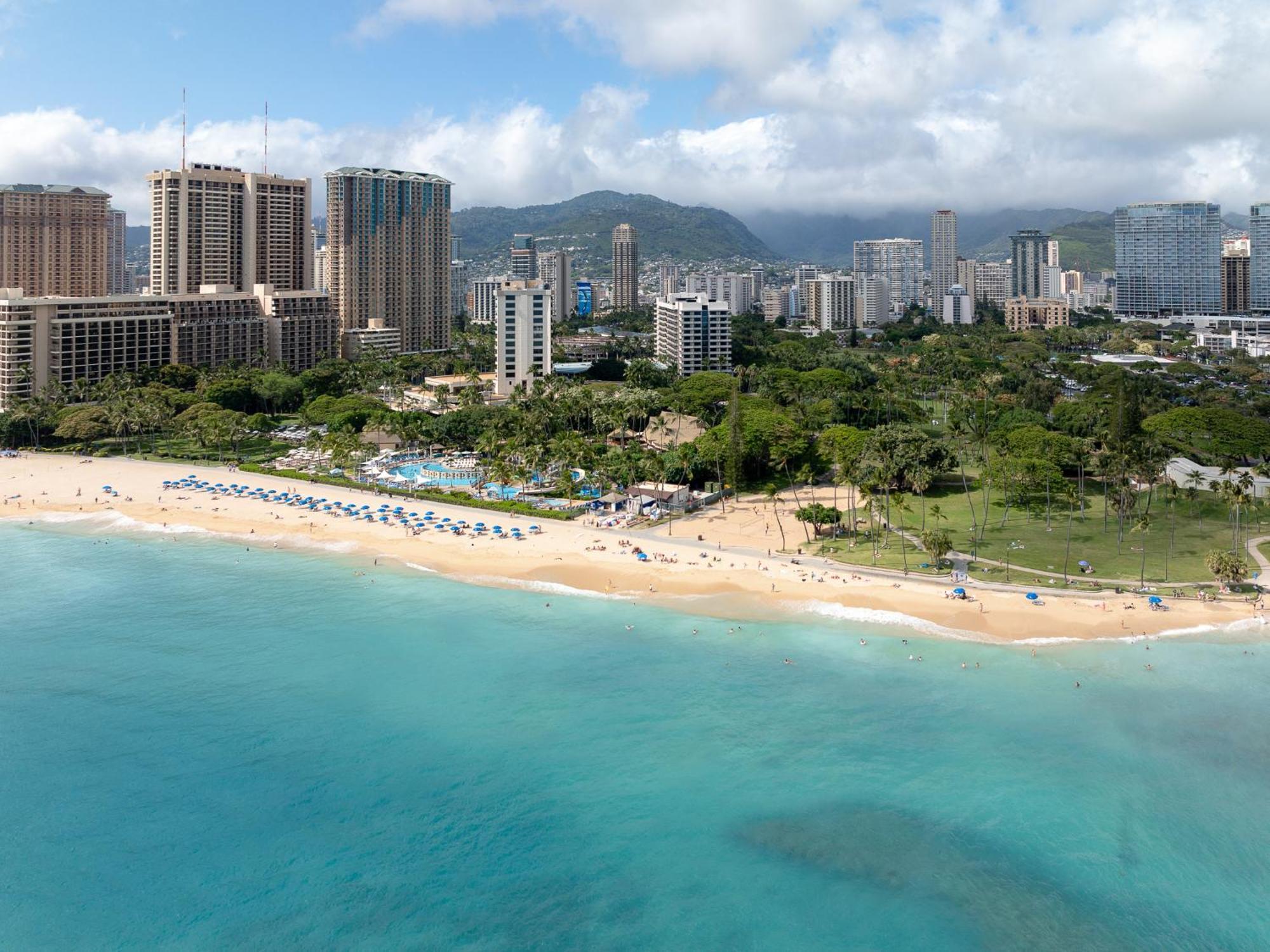 Hotel Luana Waikiki &