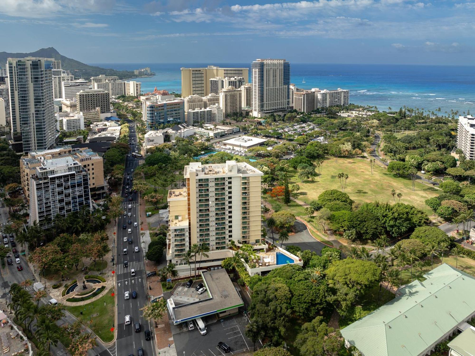 Luana Waikiki &