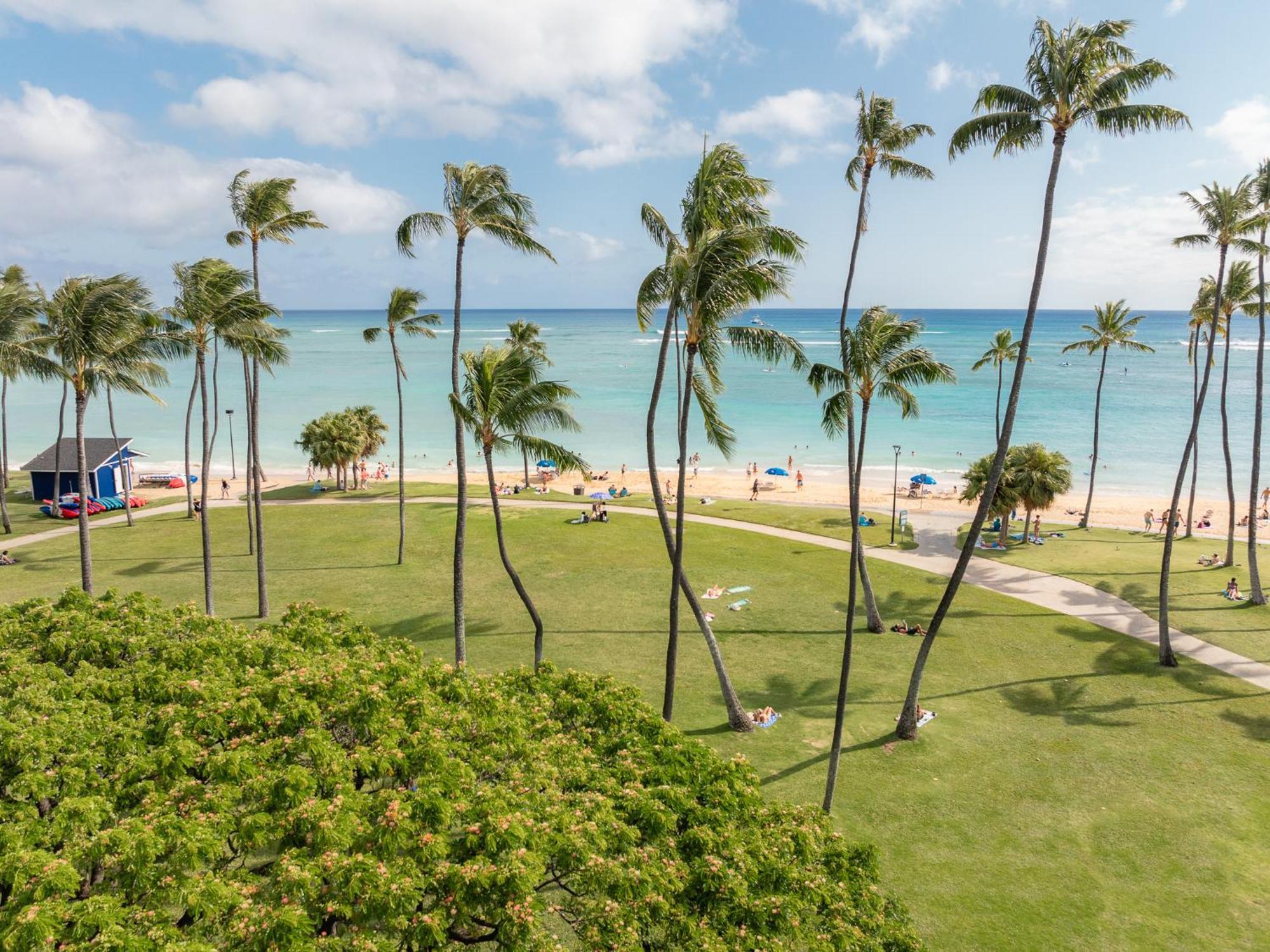 Luana Waikiki &