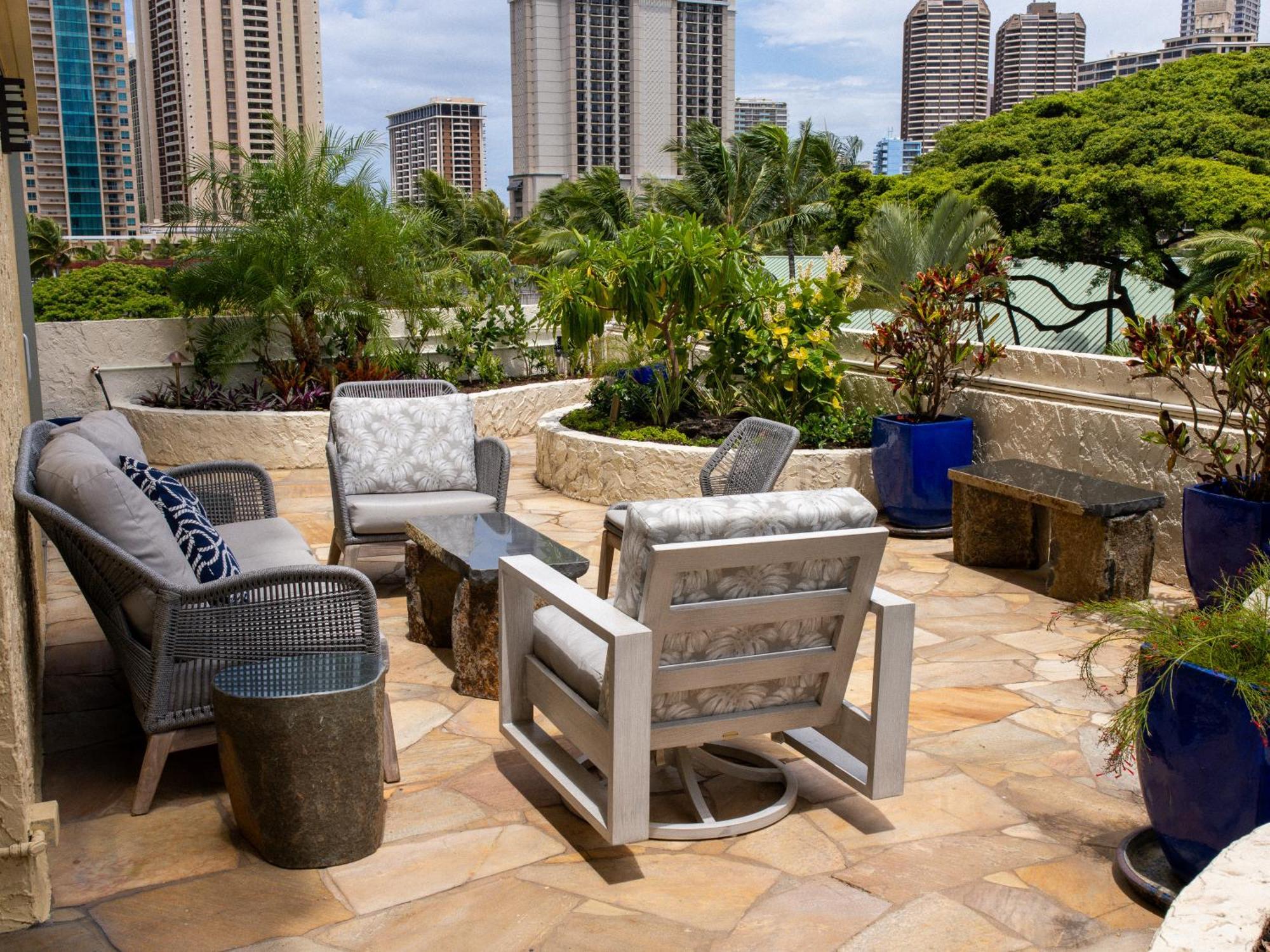 Luana Waikiki & Honolulu
