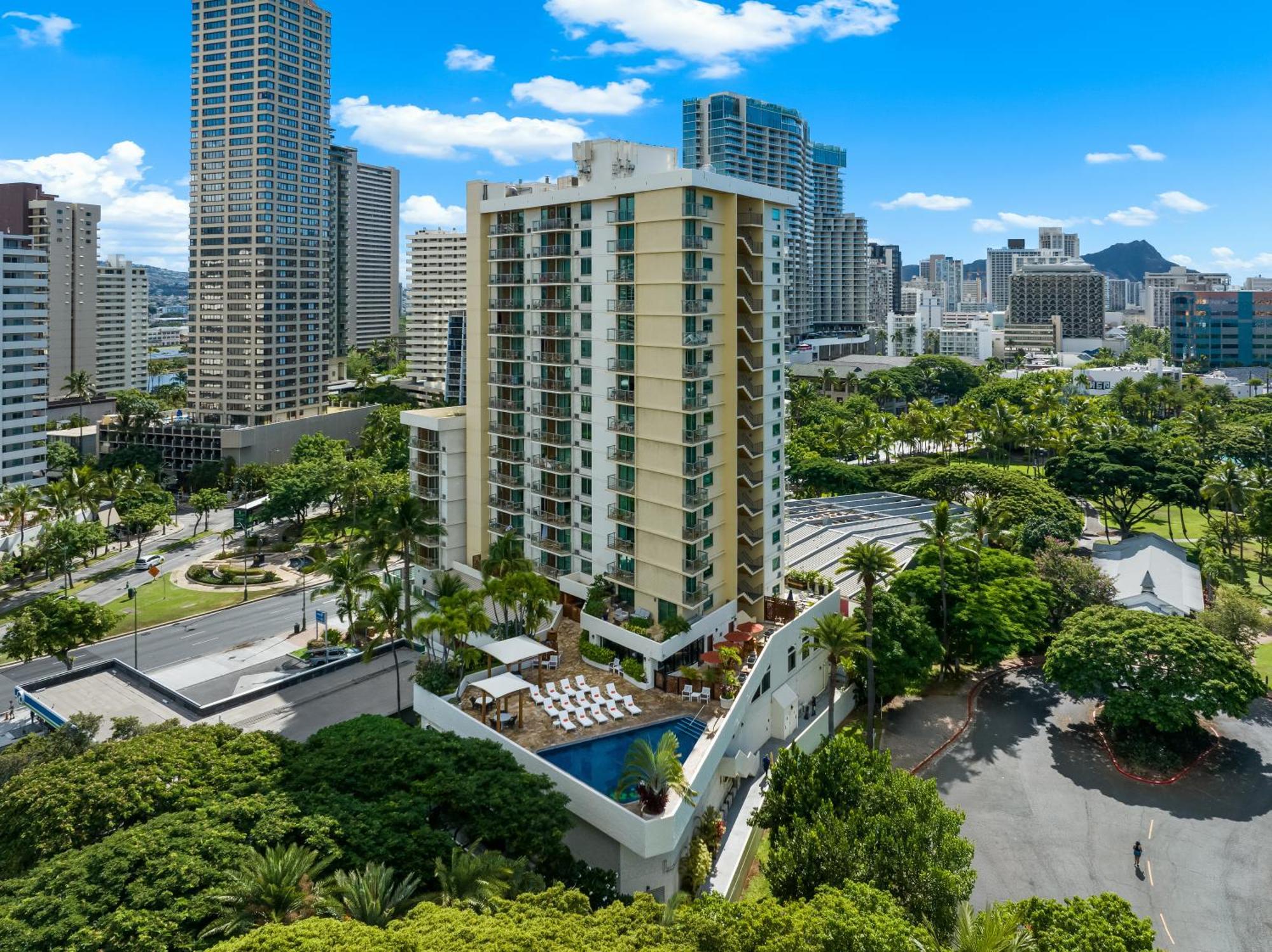 Hotel Luana Waikiki &