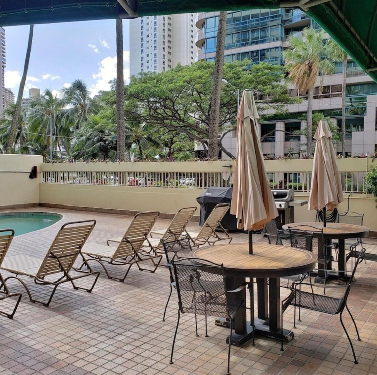 2 Bedroom Waikiki Sleeps 6 Free Parking Apartment Honolulu