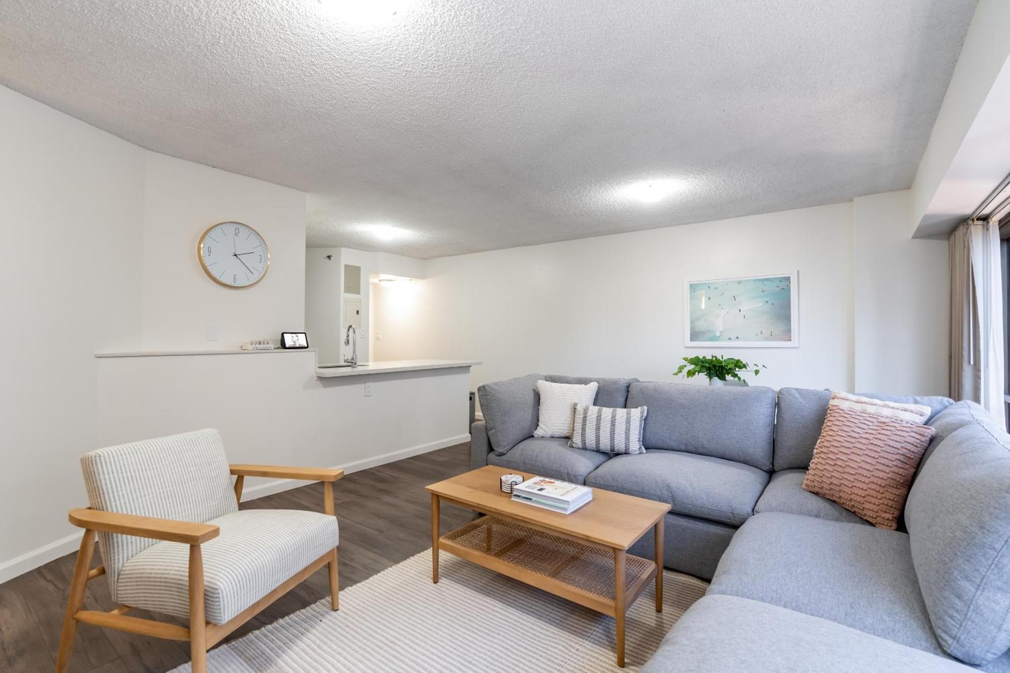 Downtown Skyview - 1bed&den- Free Parking Apartment Honolulu