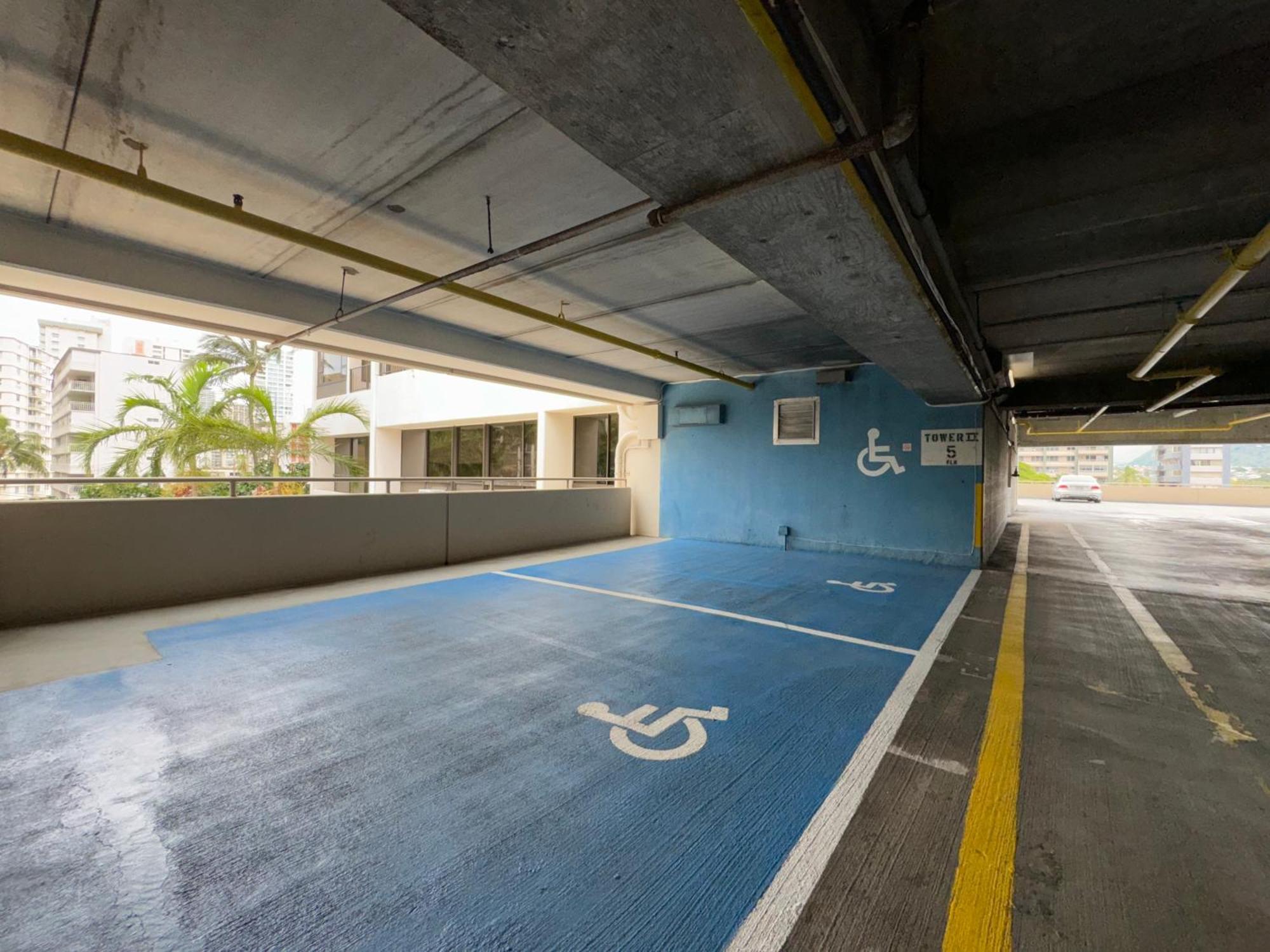 Ocean & Diamond Head Views - Near - Parking! Apartment