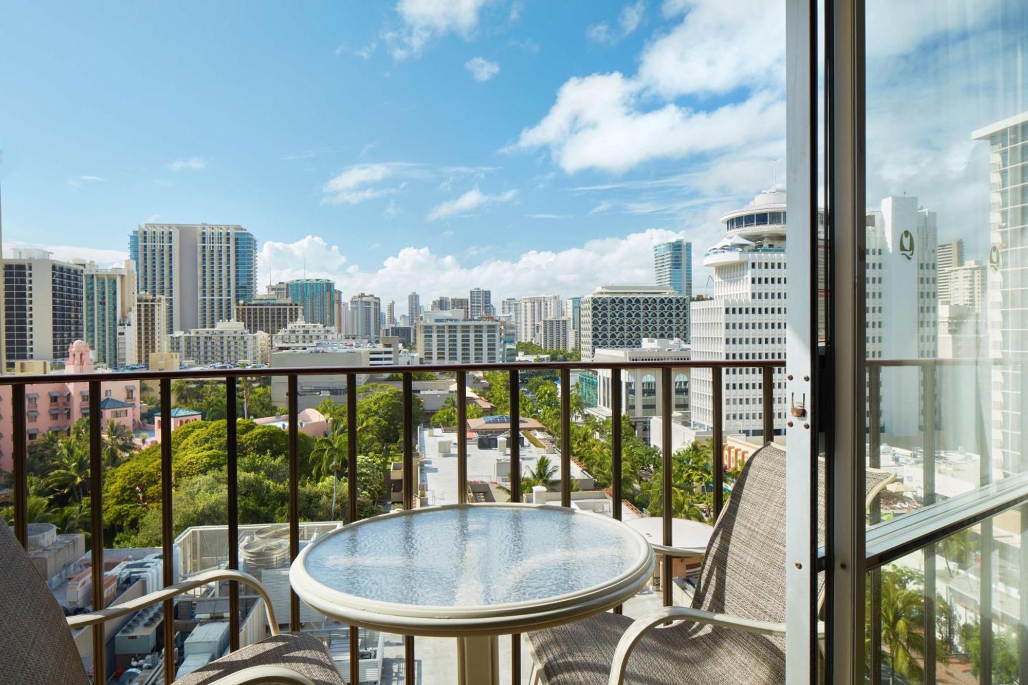 Outrigger Waikiki Resort 4*