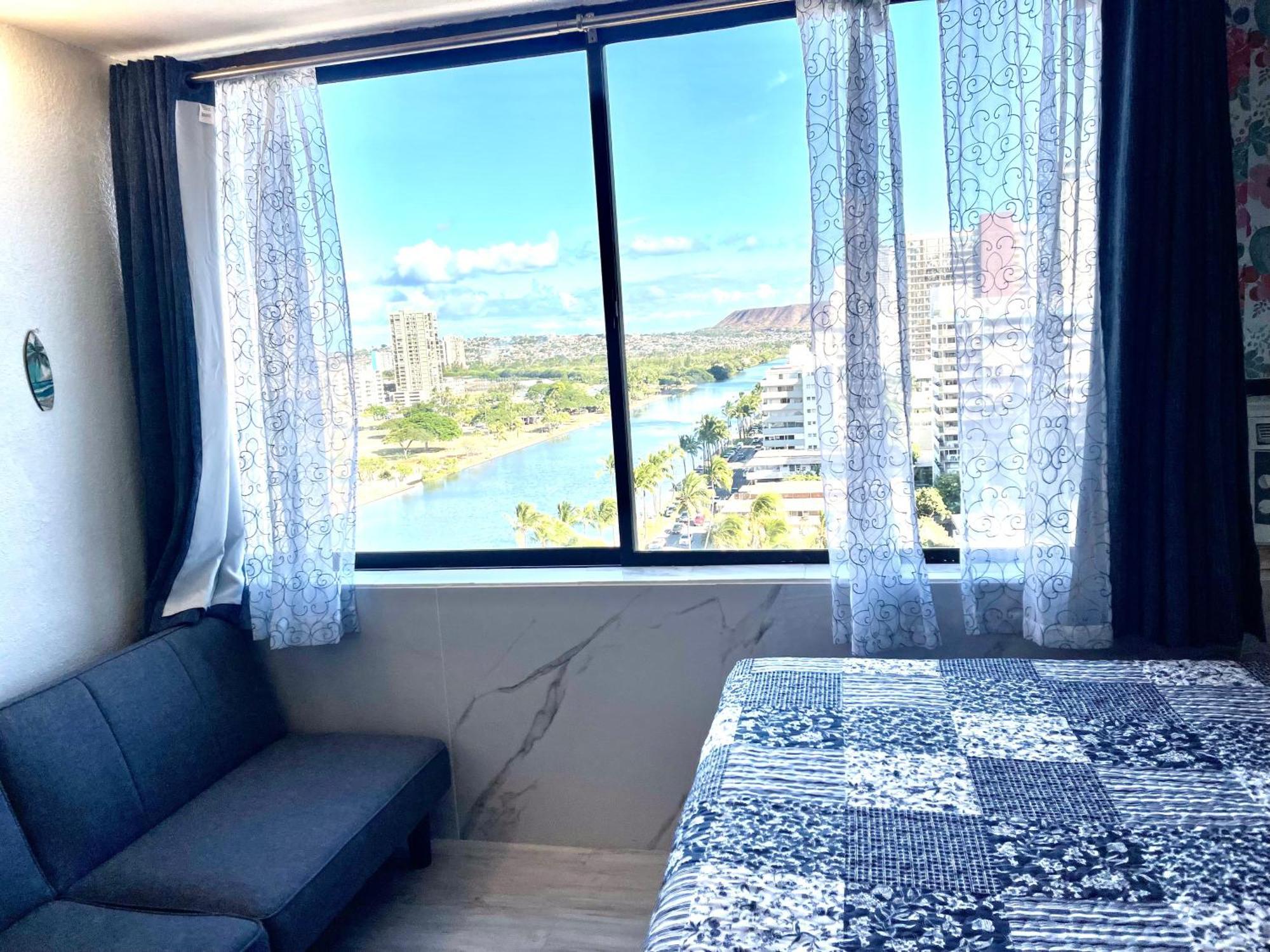 Diamond, Ocean, And Canal View Affordable Family House7person *
