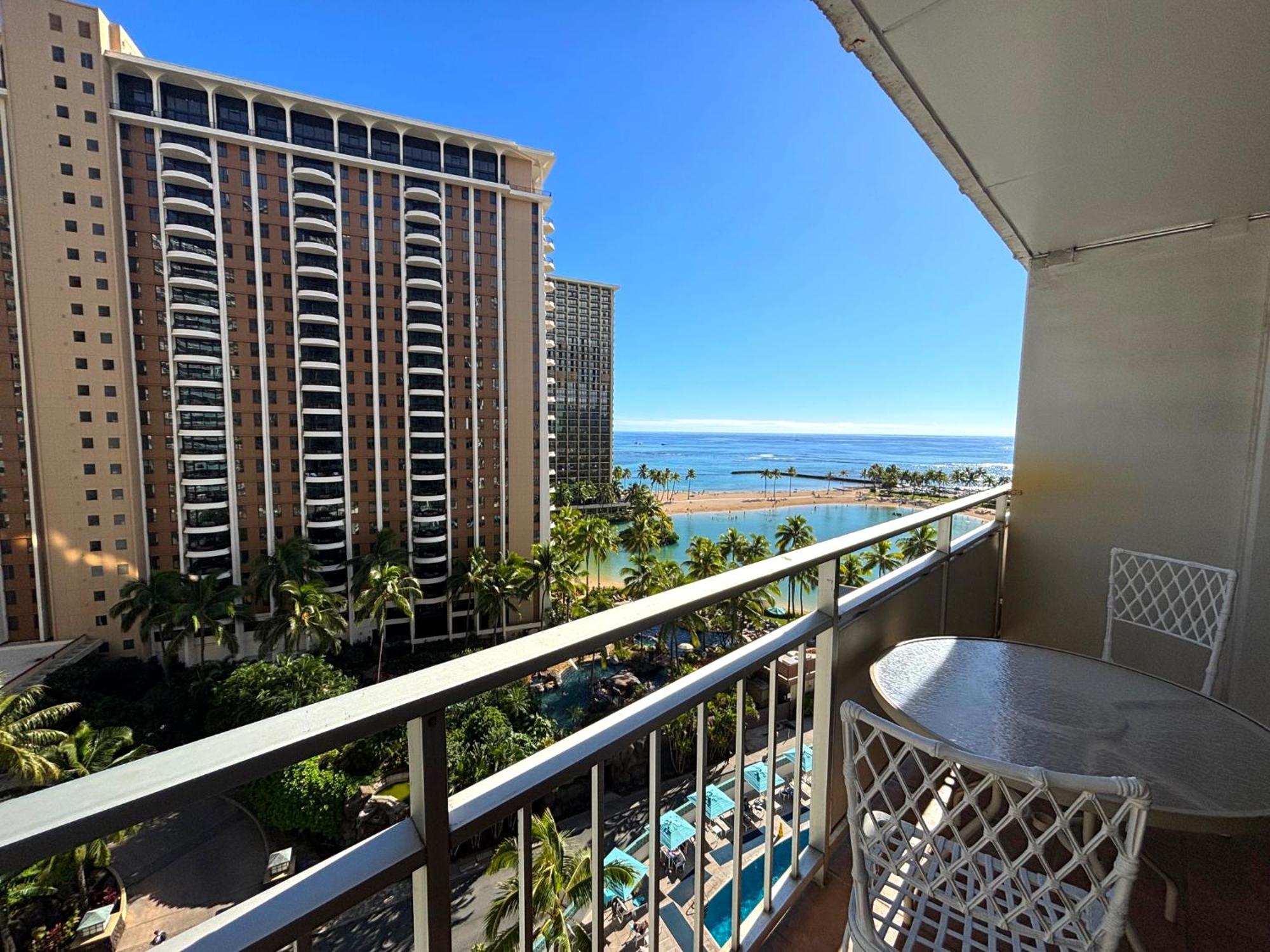 Ilikai 1042 - Spacious With Ocean-lagoon Views