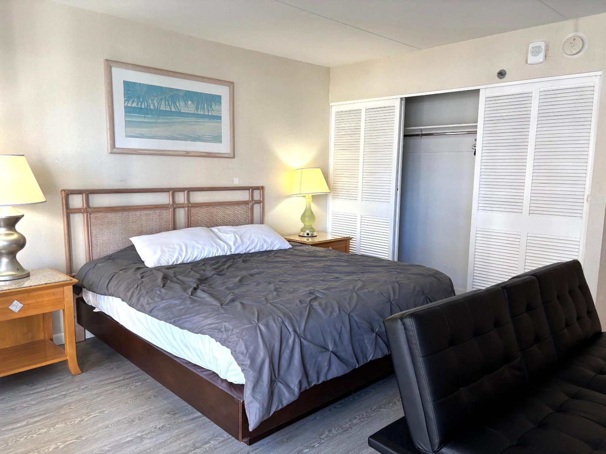 Ilikai 1042 - Spacious With Ocean-lagoon Views Holiday home Honolulu