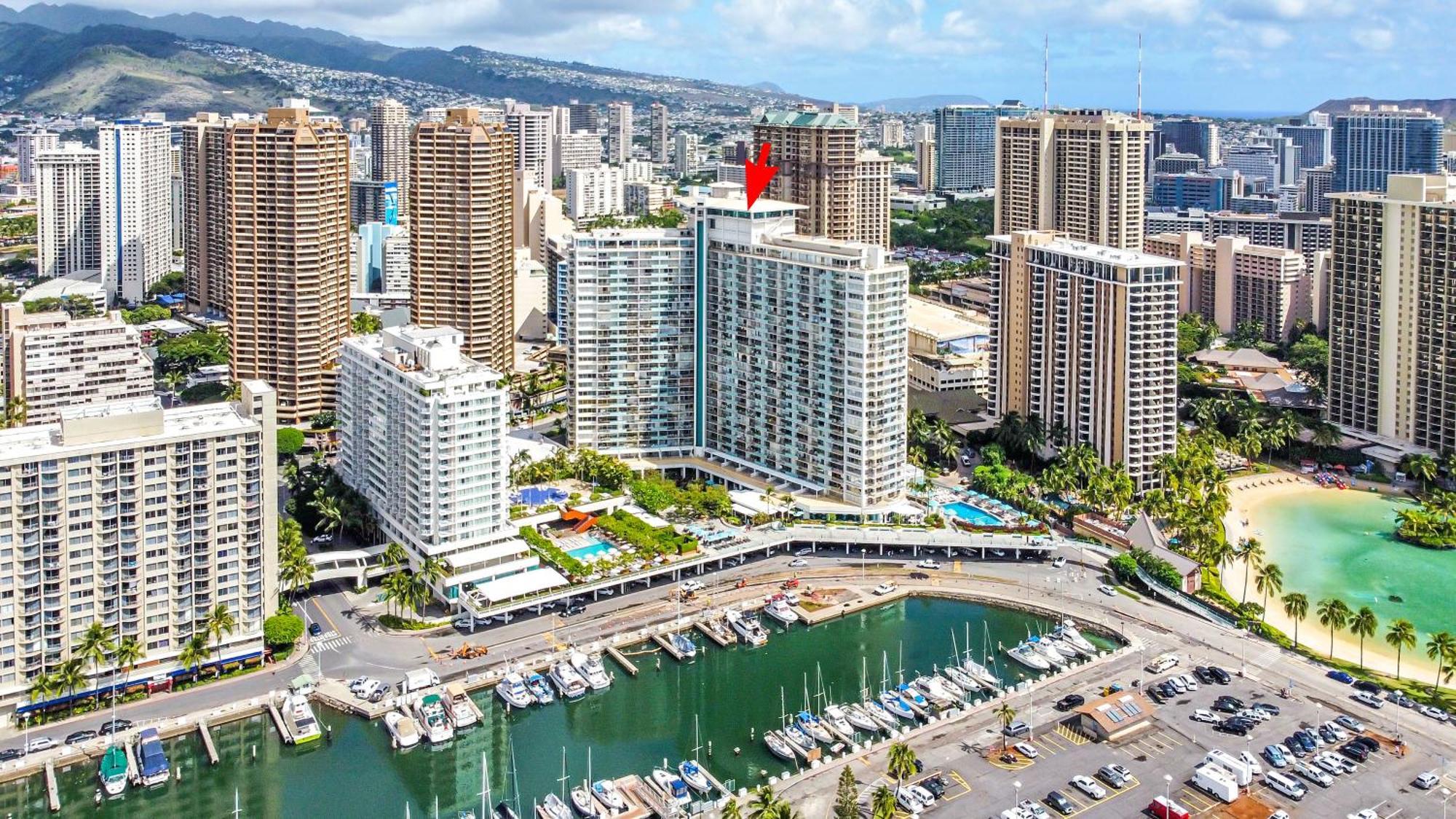 Apartment Upscale 2br & 2ba Ocean View In Waikiki With Parking! Honolulu