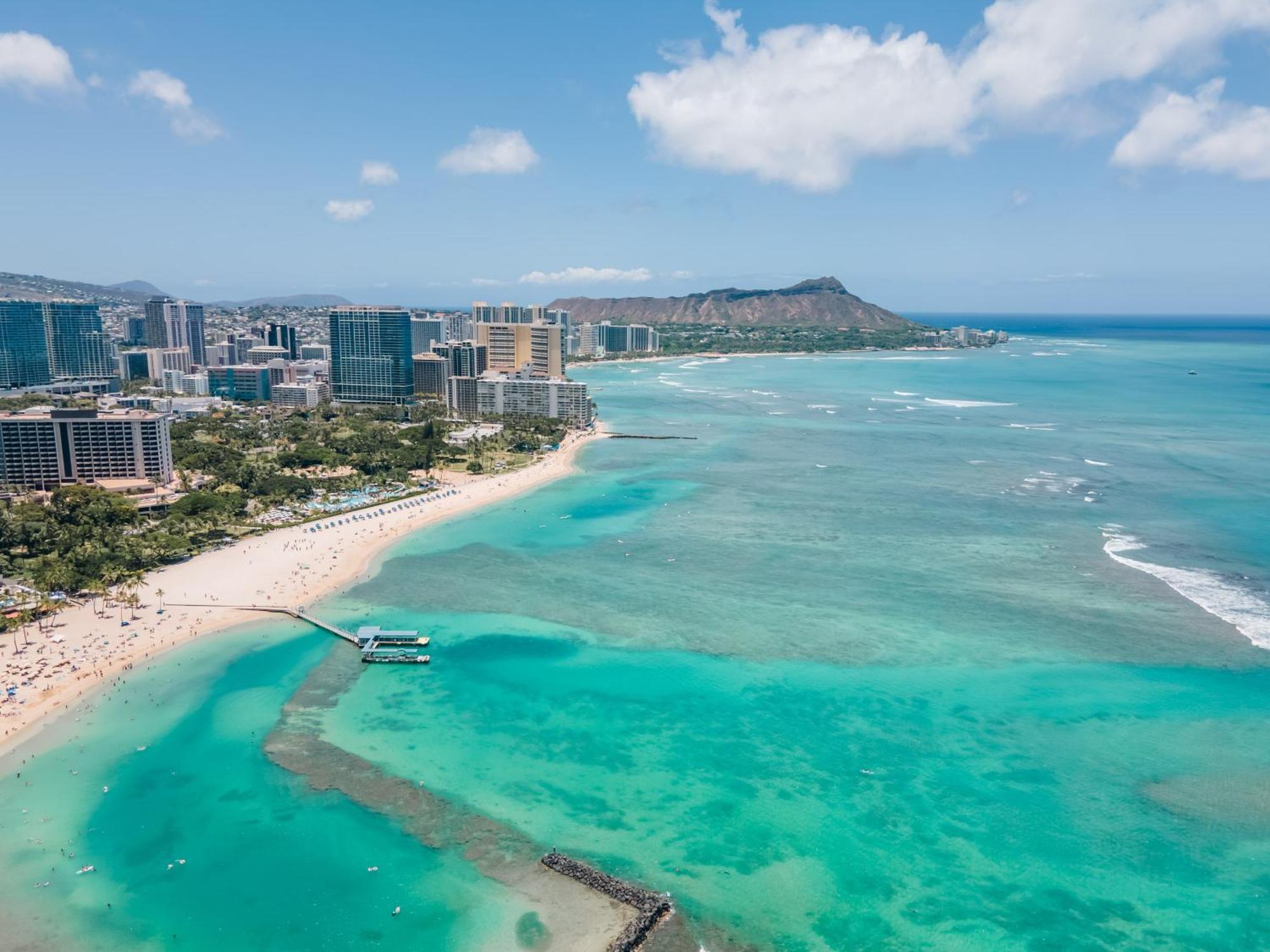Upscale 2br & 2ba Ocean View In Waikiki With Parking! Apartment