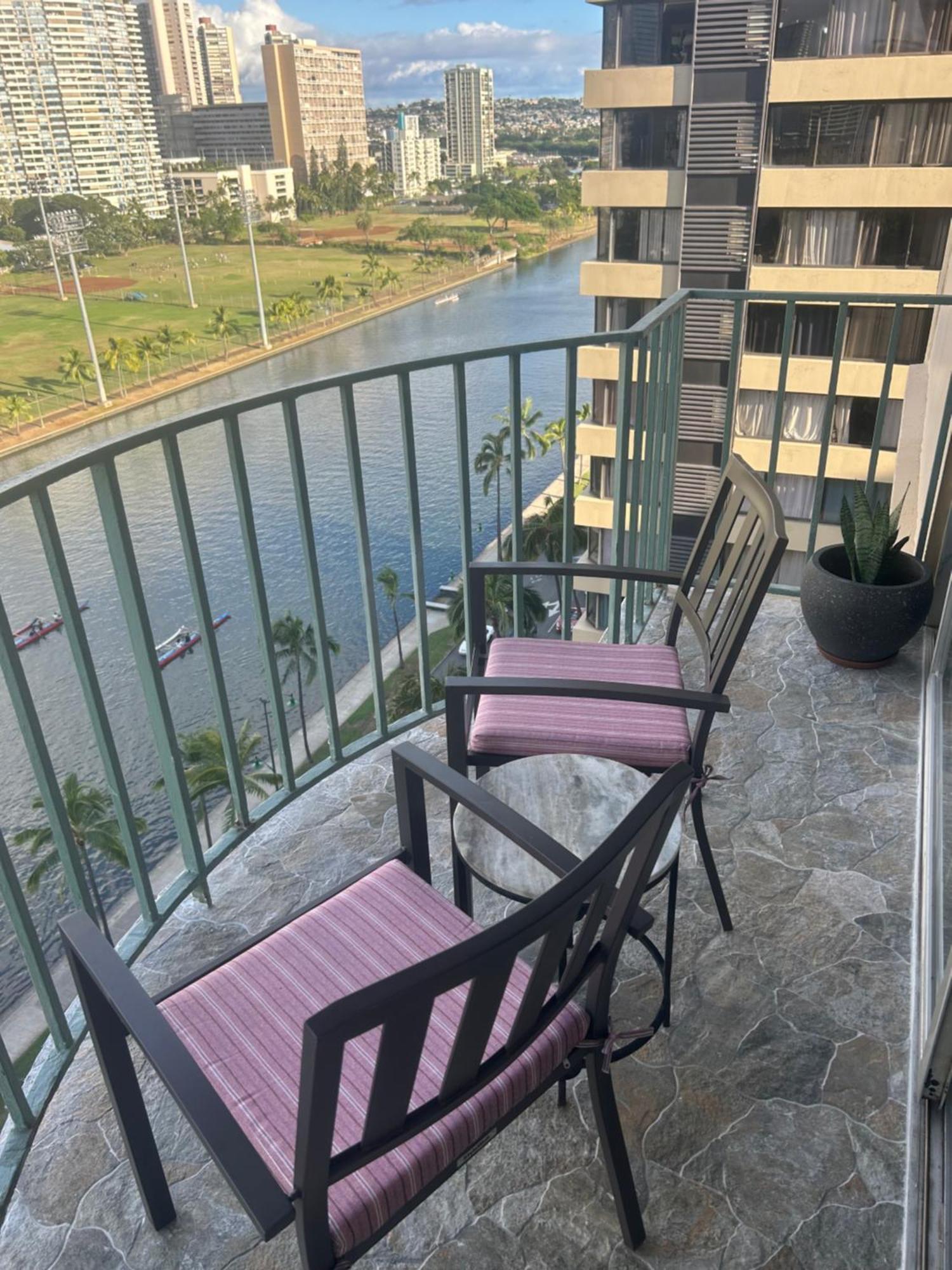 2 Bedroom Waikiki Sleeps 6 Free Parking *