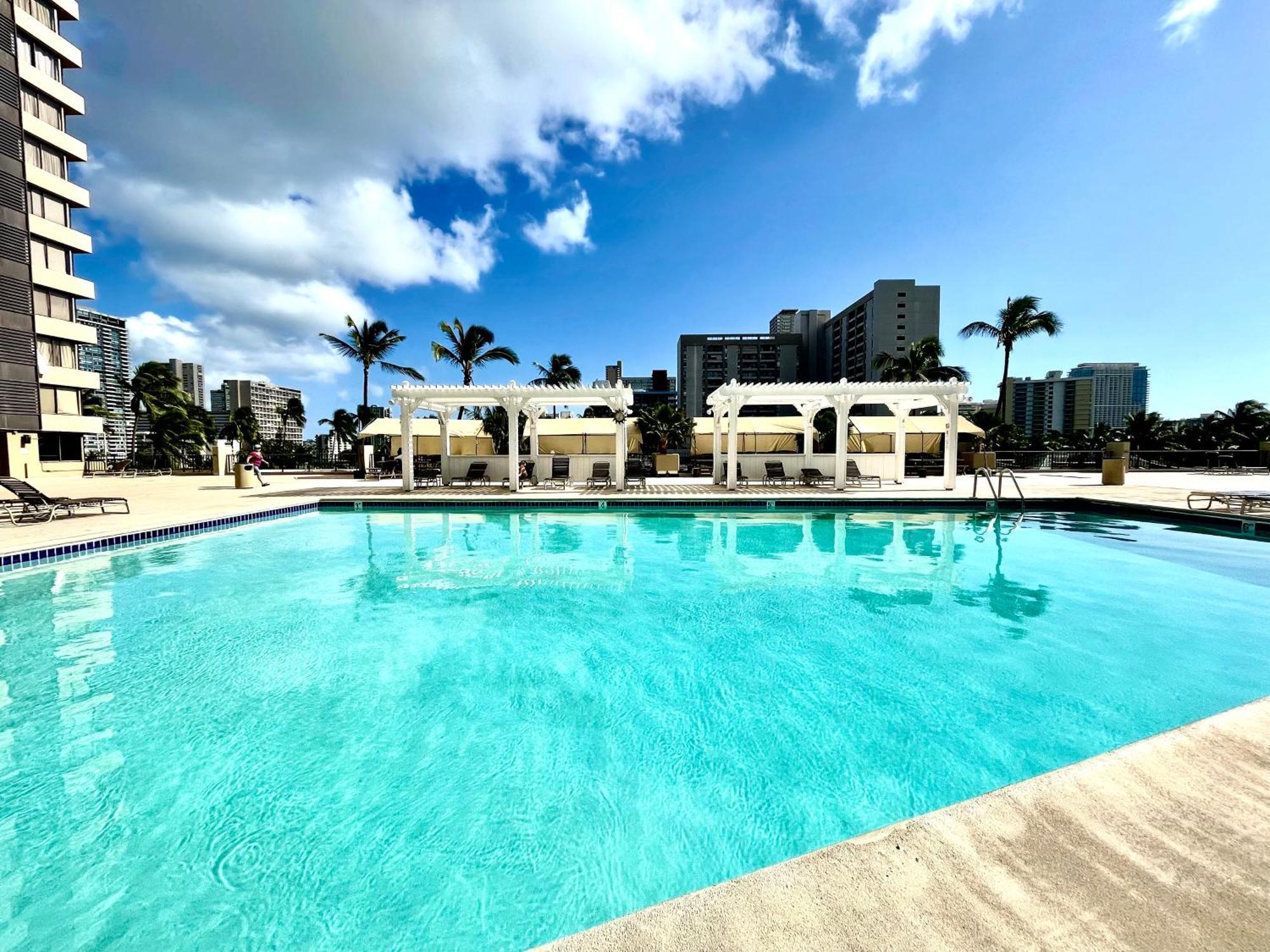 Waikiki Monarch Near Waikiki - Mountain And View - Full Kitchen Apartment *