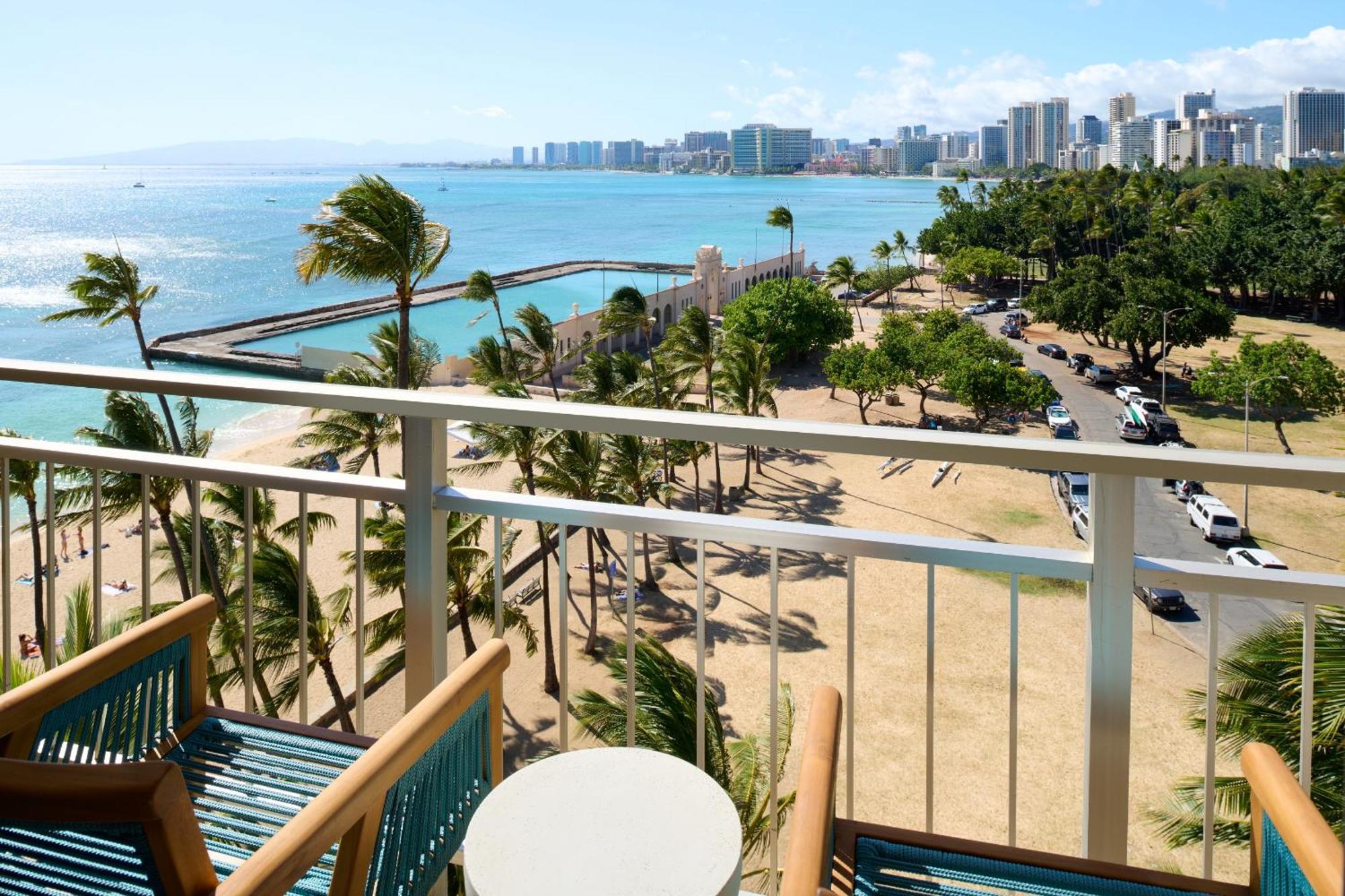 Kaimana Hotel 3*