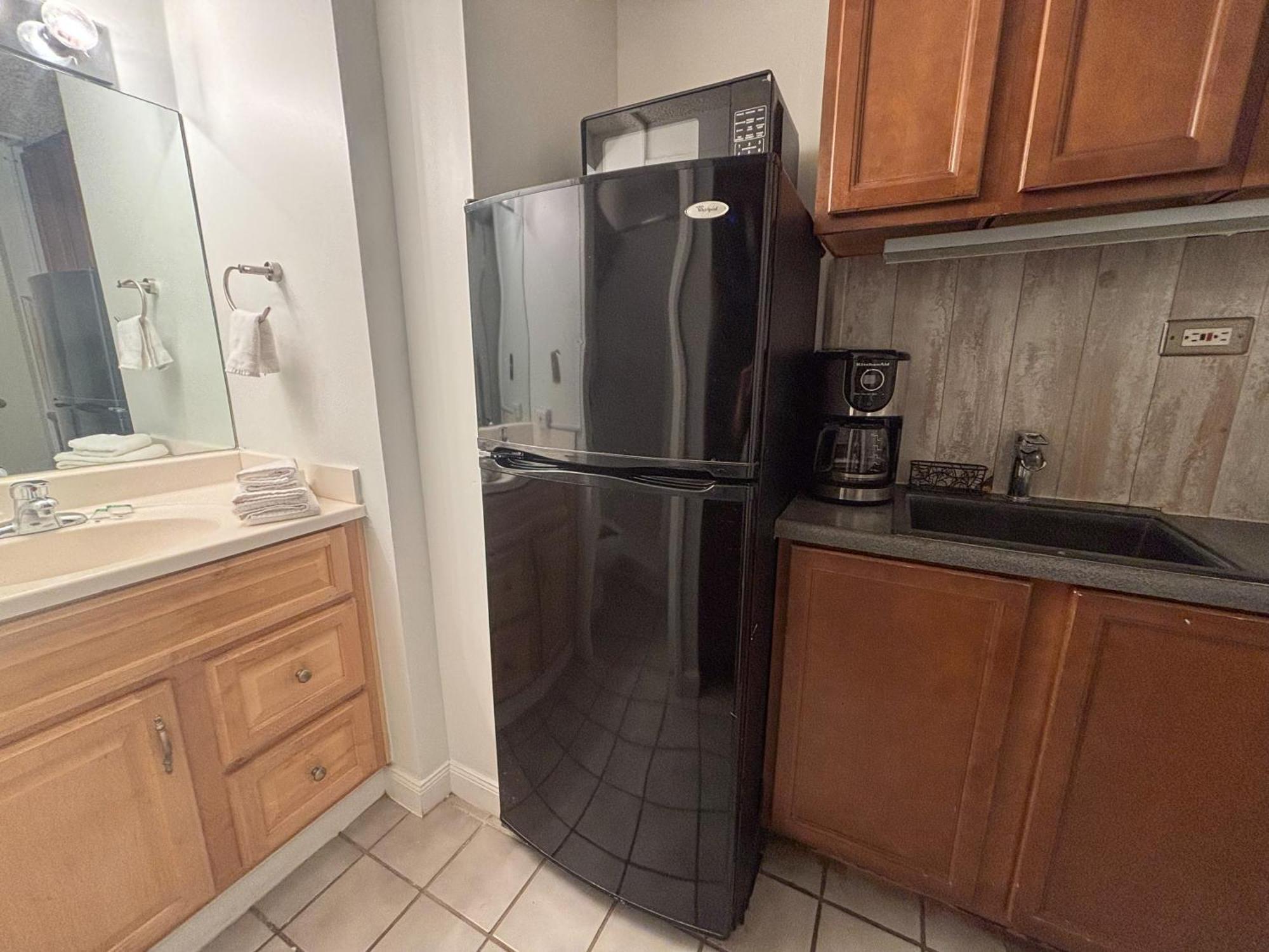 Kuhio Village 806 Apartment