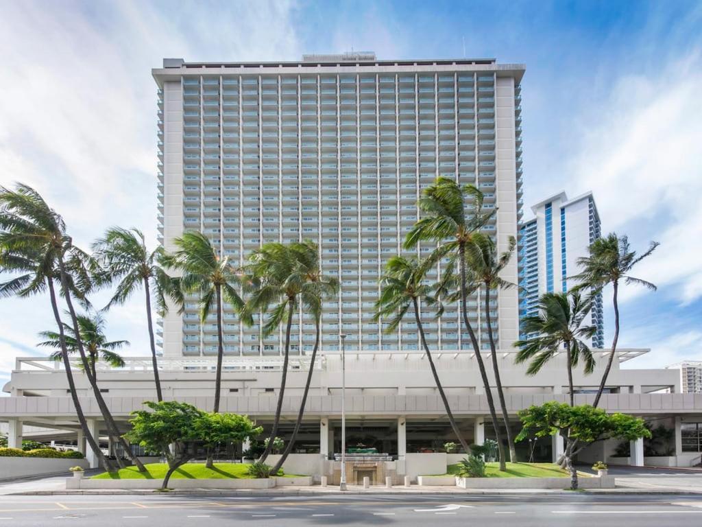 Stunning Ala Moana 25th Fl In