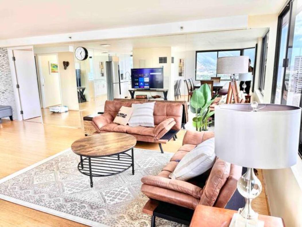 Penthouse Waikiki Panorama Ocean/mountain Views Honolulu