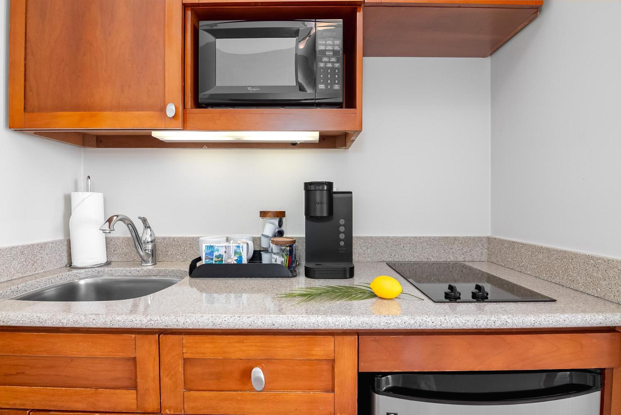 Stylish With Great Ocean Views & Near Beach! * Honolulu