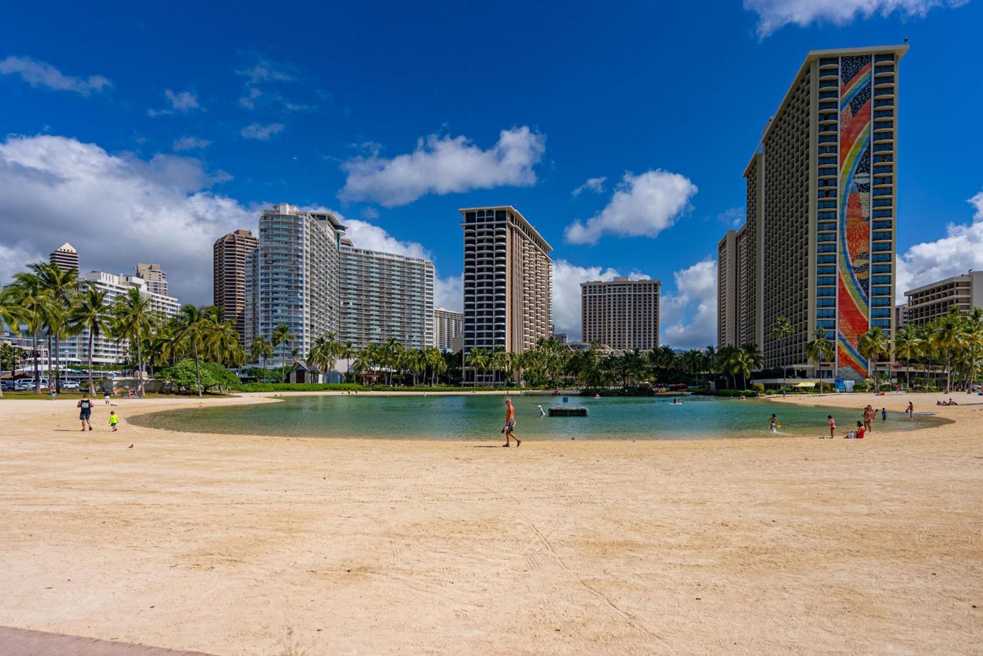 Apartment Oceanfront Renovated Getaway In Waikiki Honolulu