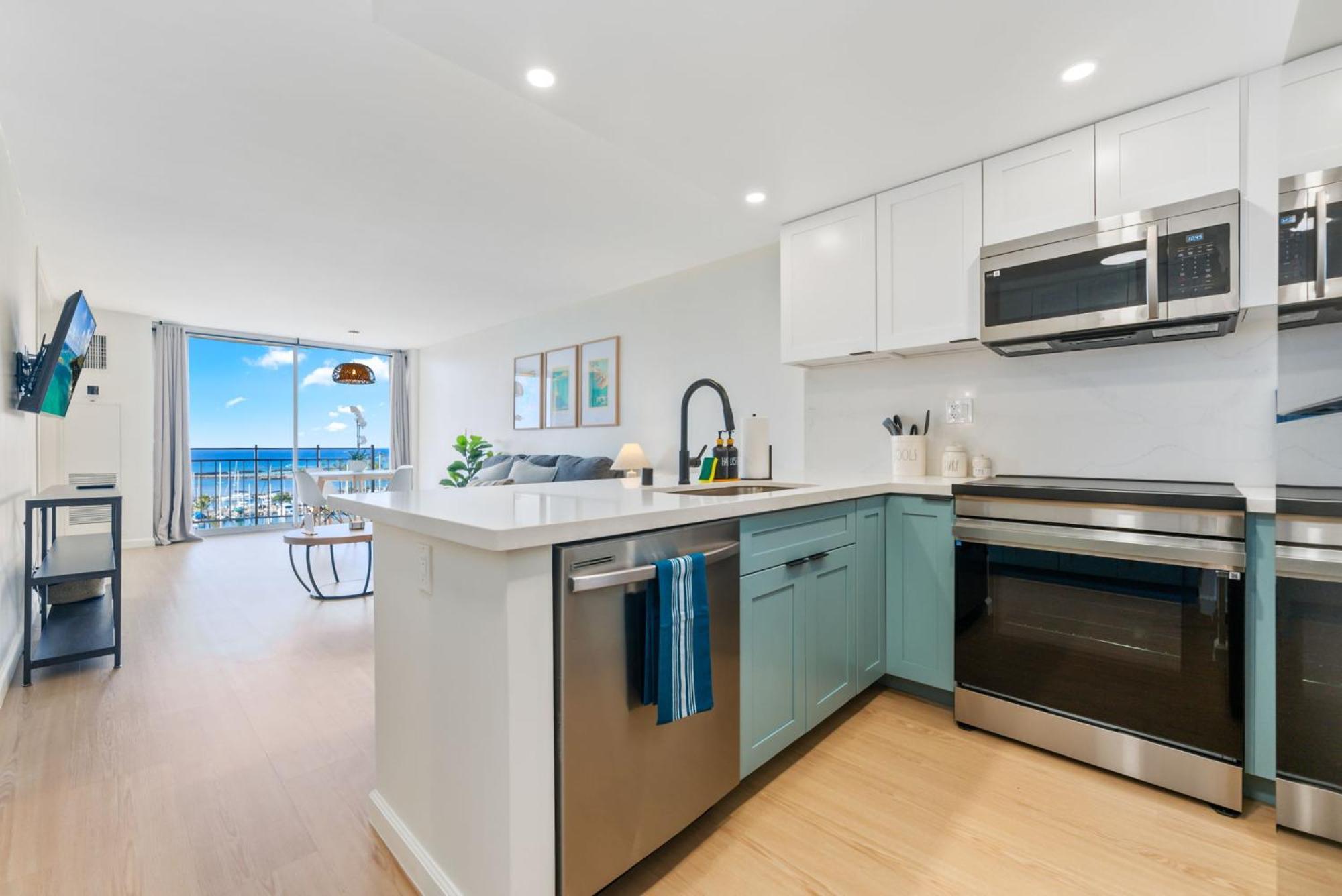 Apartment Oceanfront Renovated Getaway In Waikiki