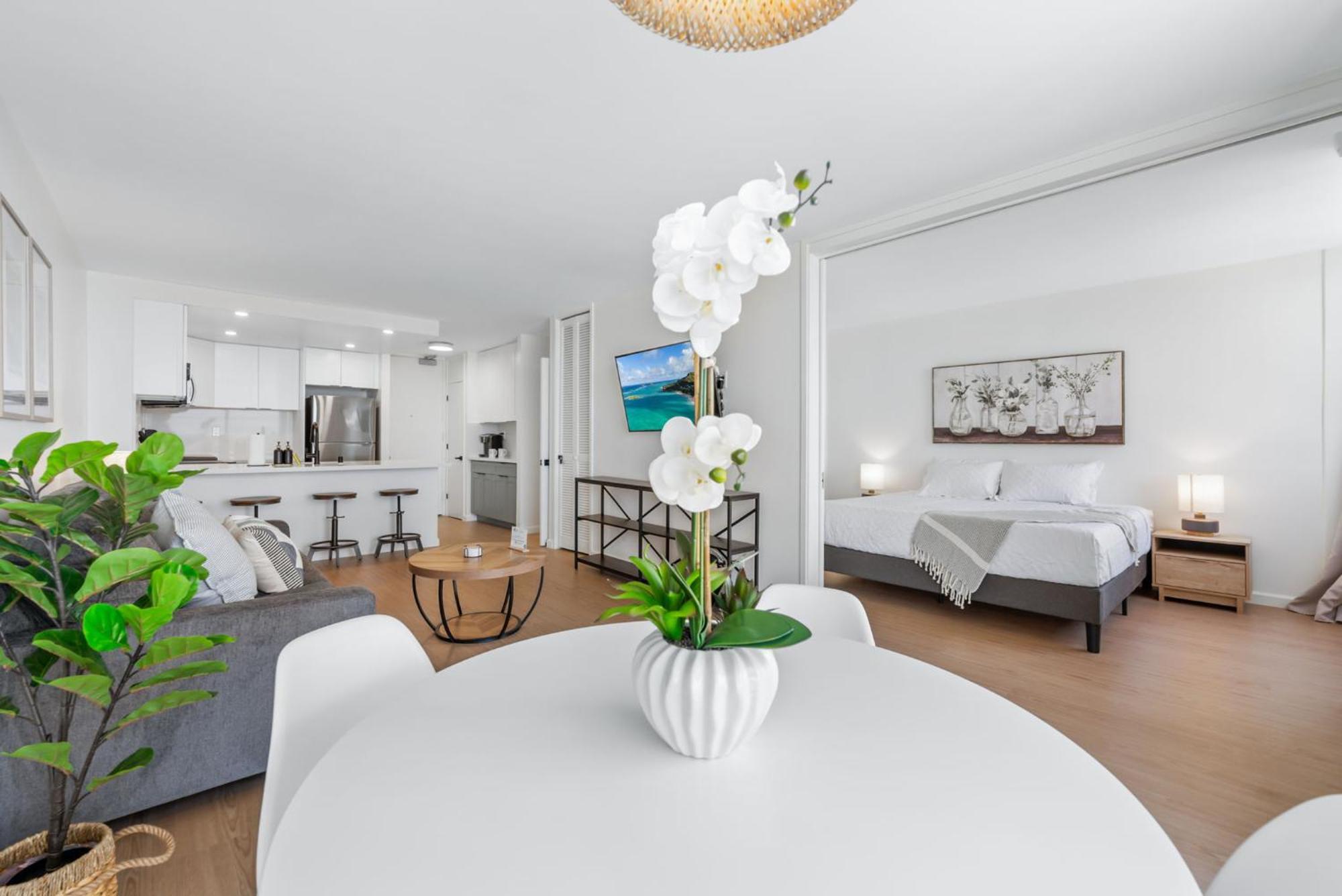 Apartment Oceanfront Renovated Getaway In Waikiki *