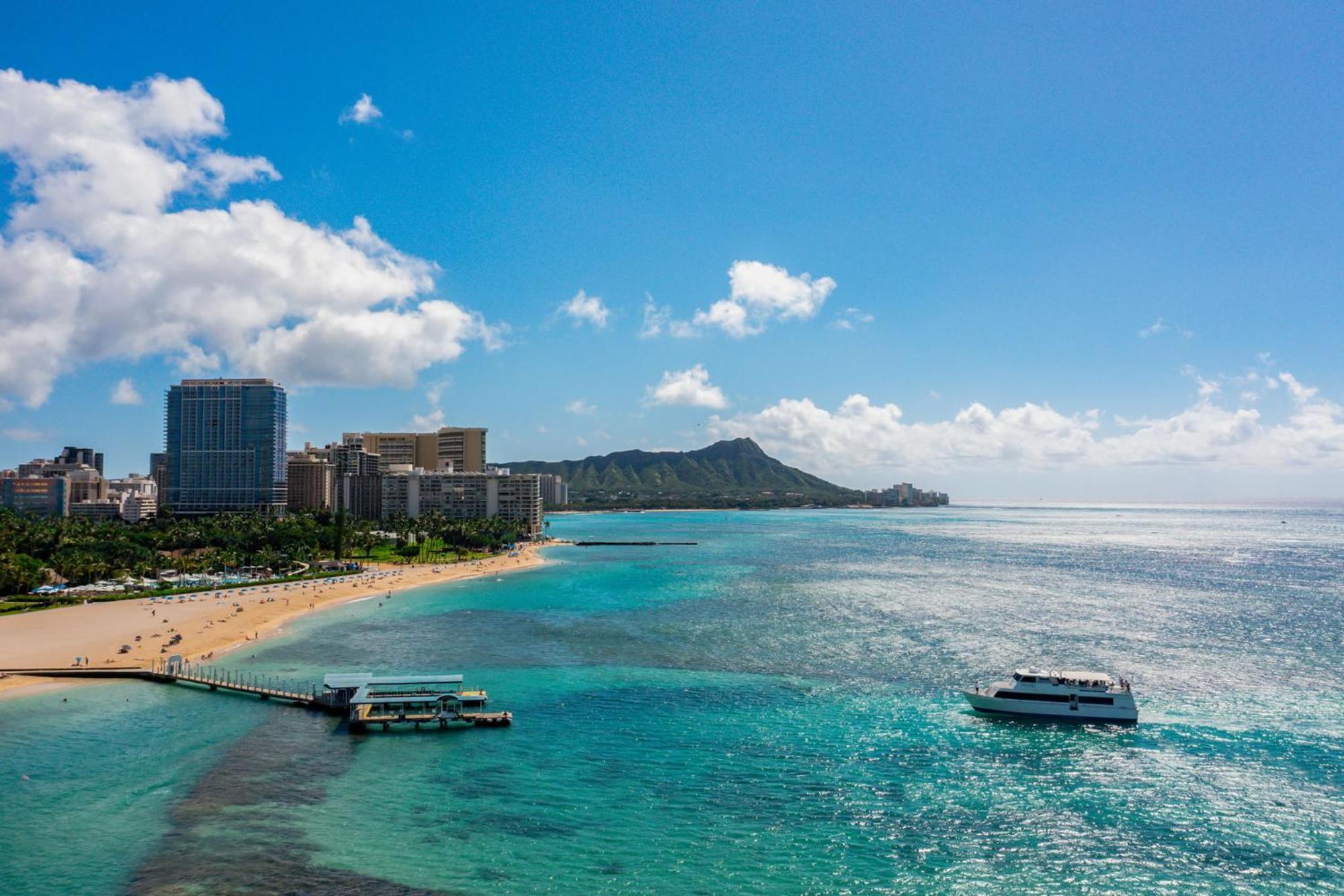Oceanfront Renovated Getaway In Waikiki * Honolulu