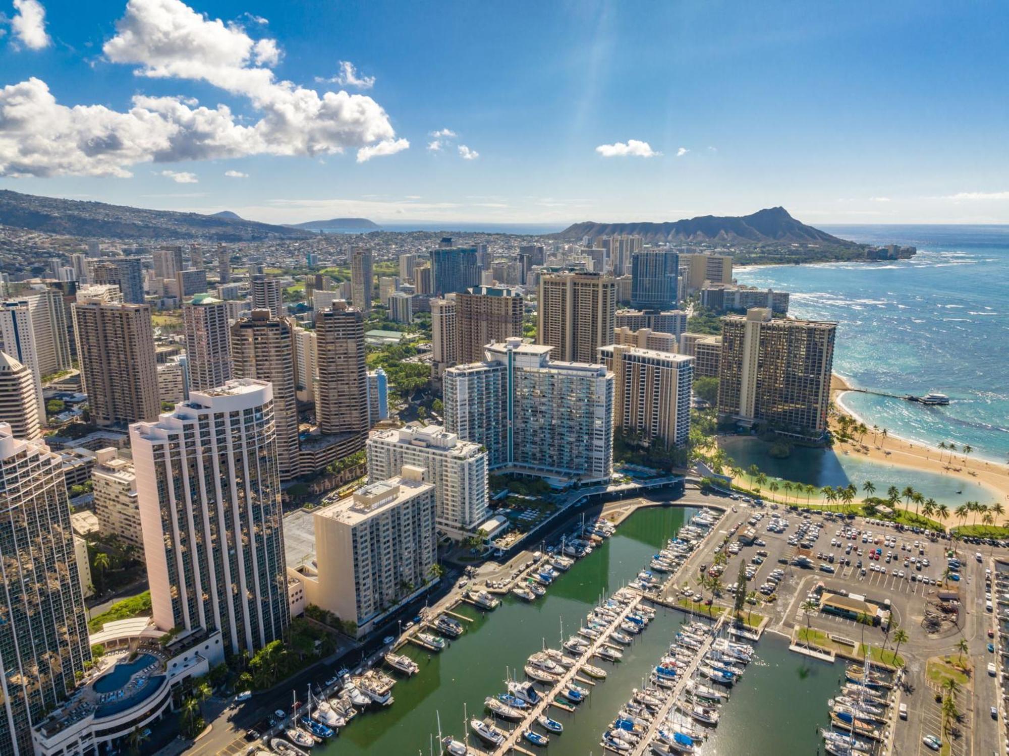 Oceanfront Renovated Getaway In Waikiki Apartment Honolulu