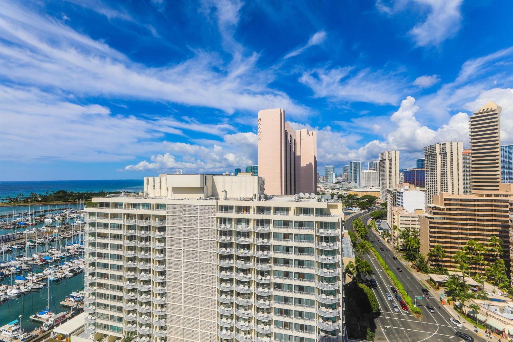 Ilikai Tower 1909 View 2br Honolulu