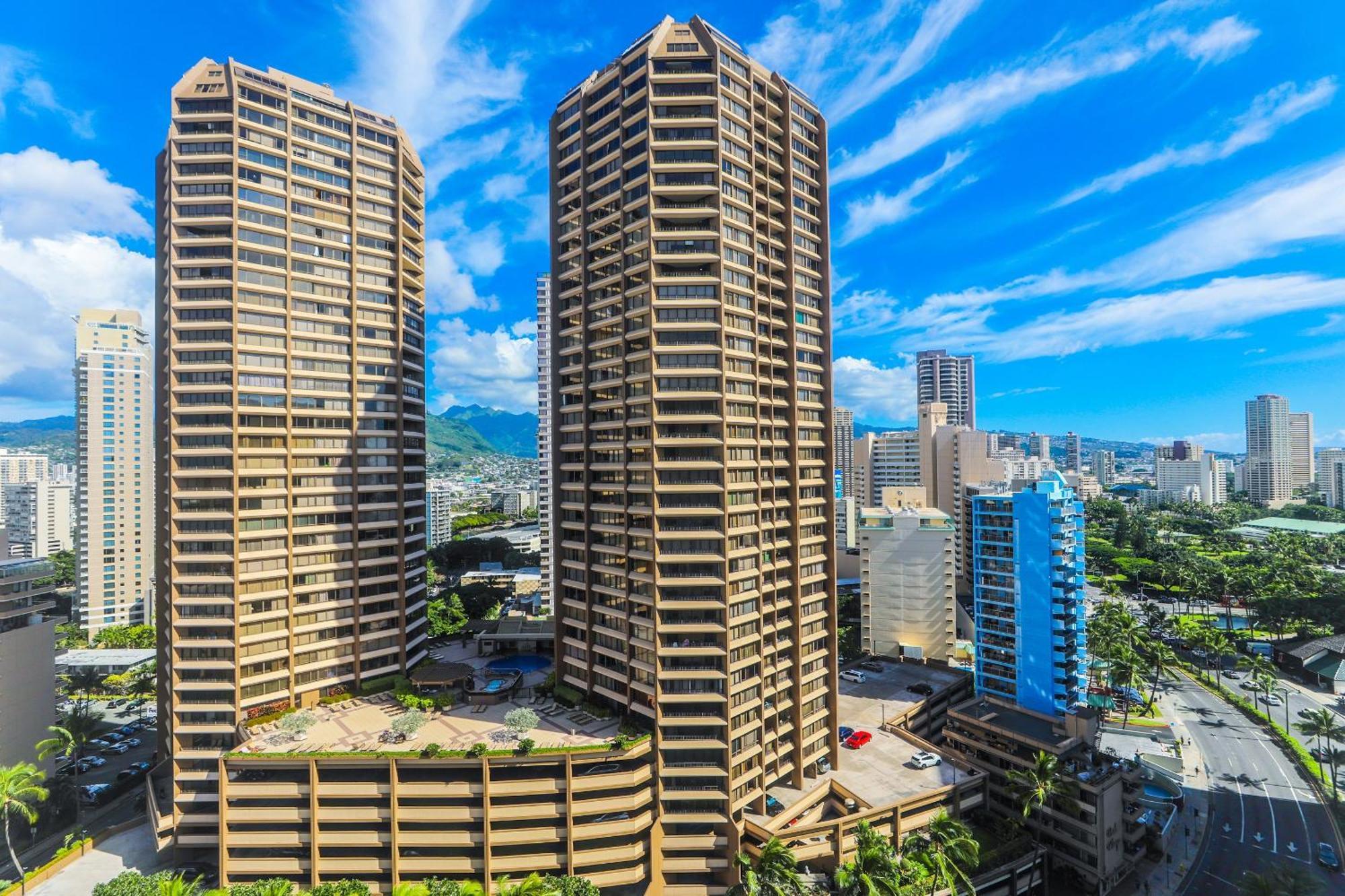 Apartment Ilikai Tower 1909 View 2br