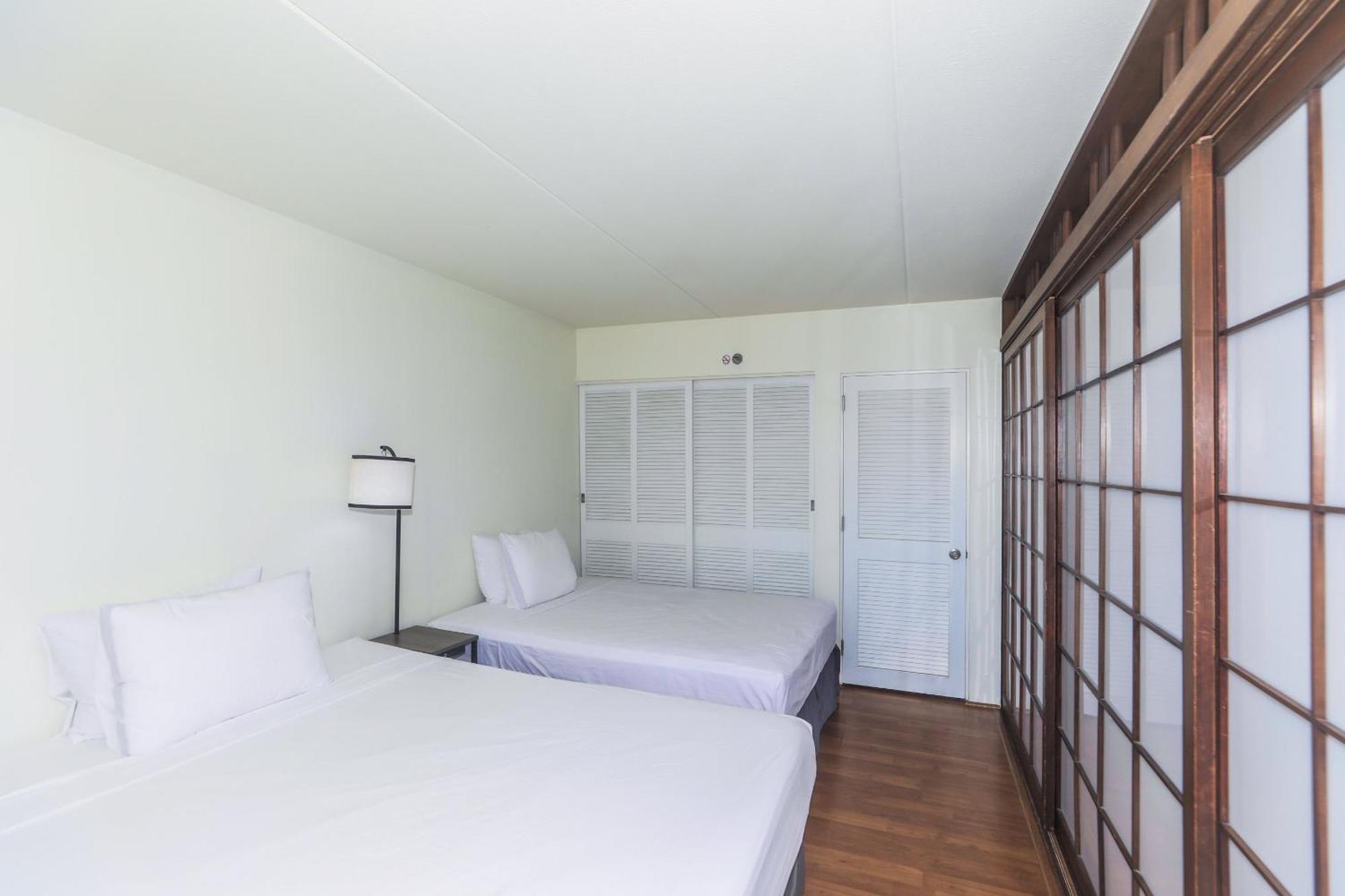 Ilikai Tower 1909 View 2br Apartment *