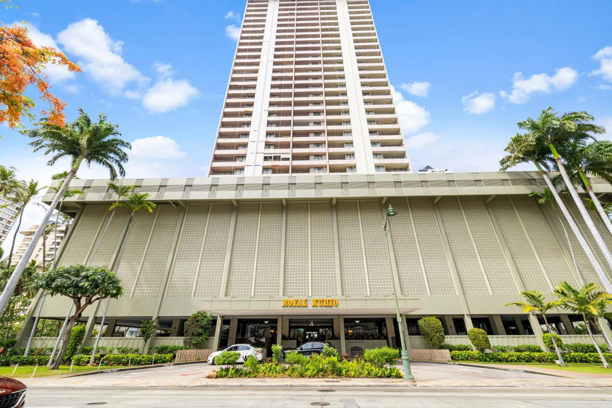 Royal Kuhio 1602 - Spacious With Stunning Mountain Views In The Heart Of Waikiki! Holiday home Honolulu