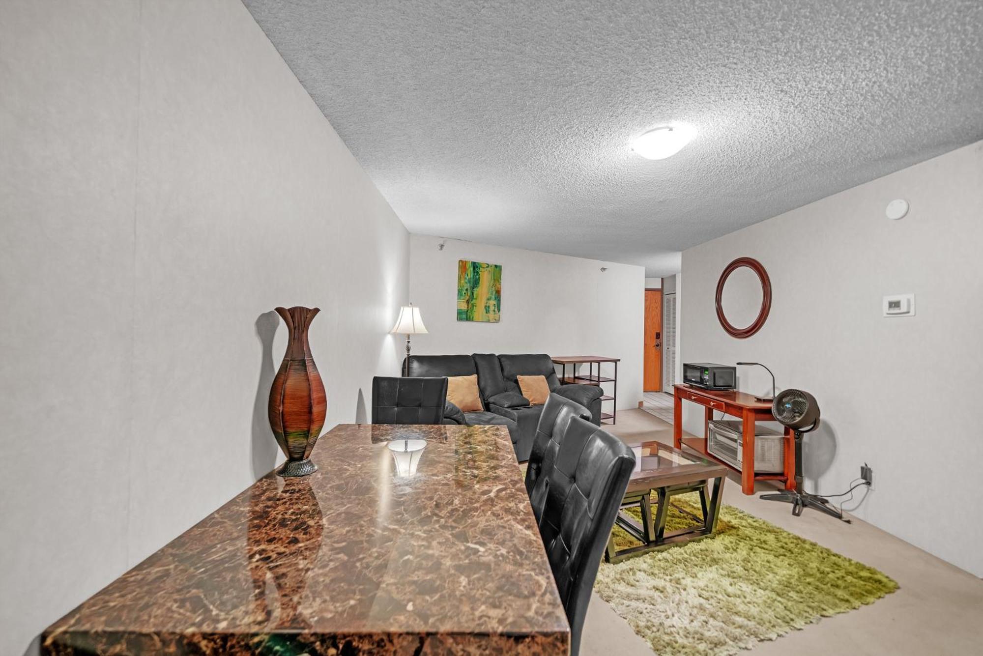 Chic Dt Executive * Honolulu
