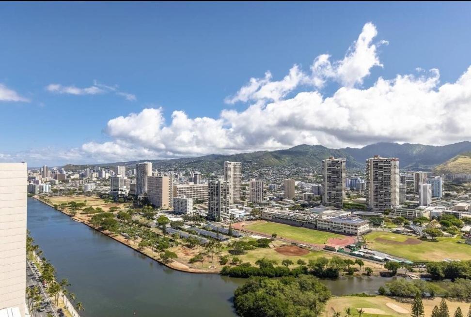 Island Colony 704 * Honolulu